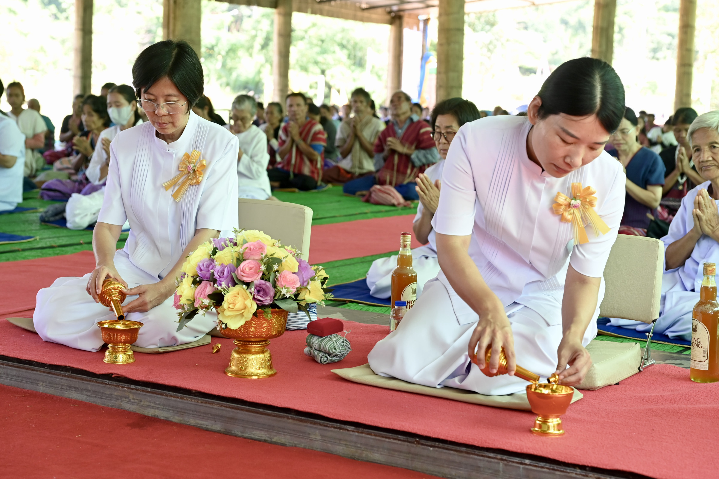 ภาพร่วมพิธีกรรมวัดศูนย์อบรมเยาวชนสบเมย