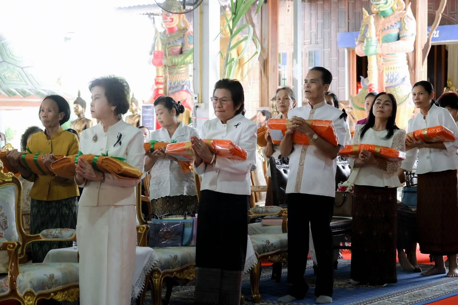 ภาพร่วมพิธีกรรมวัดบ้านอ้น(สุวรรณาราม)