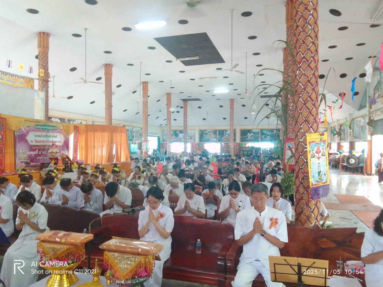 ภาพร่วมพิธีกรรมวัดเขากระโดนวนาราม