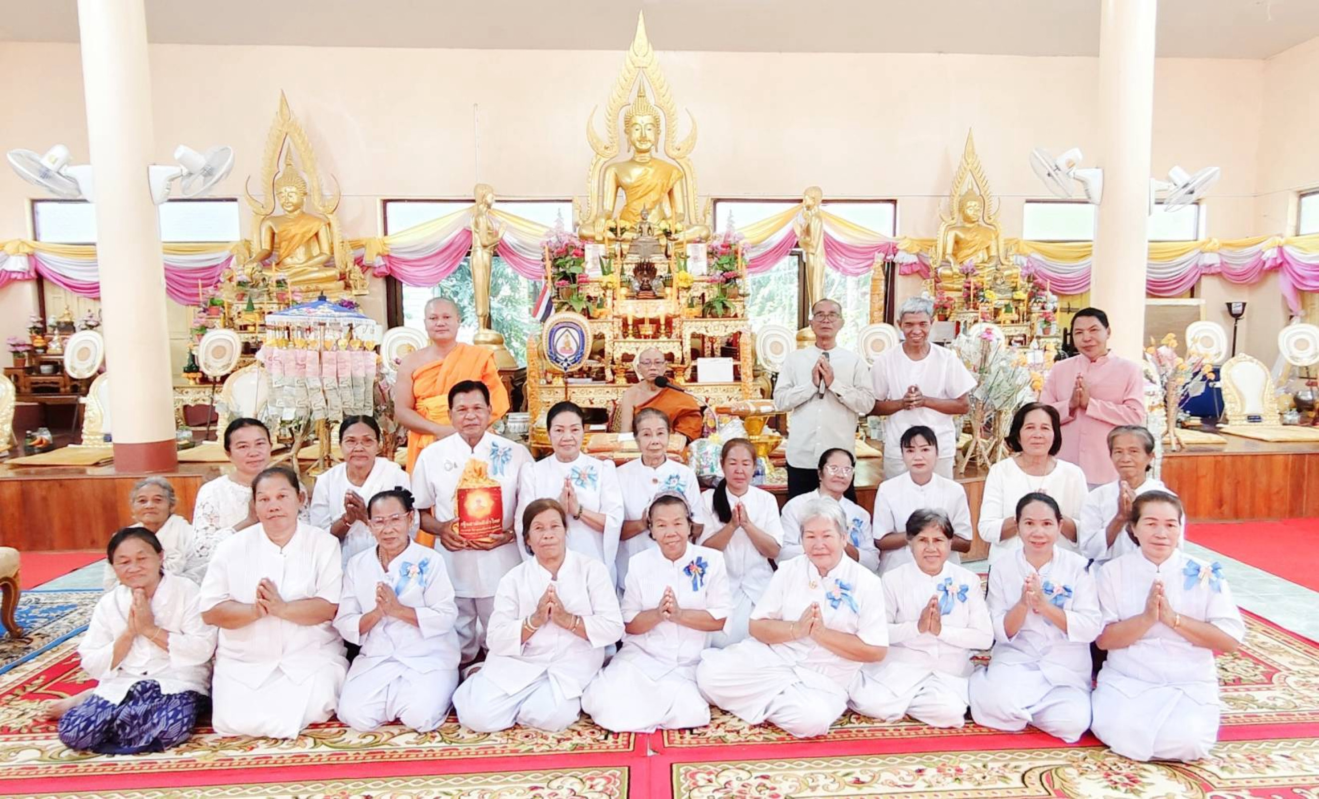 ภาพร่วมพิธีกรรมวัดศรีลำดวน