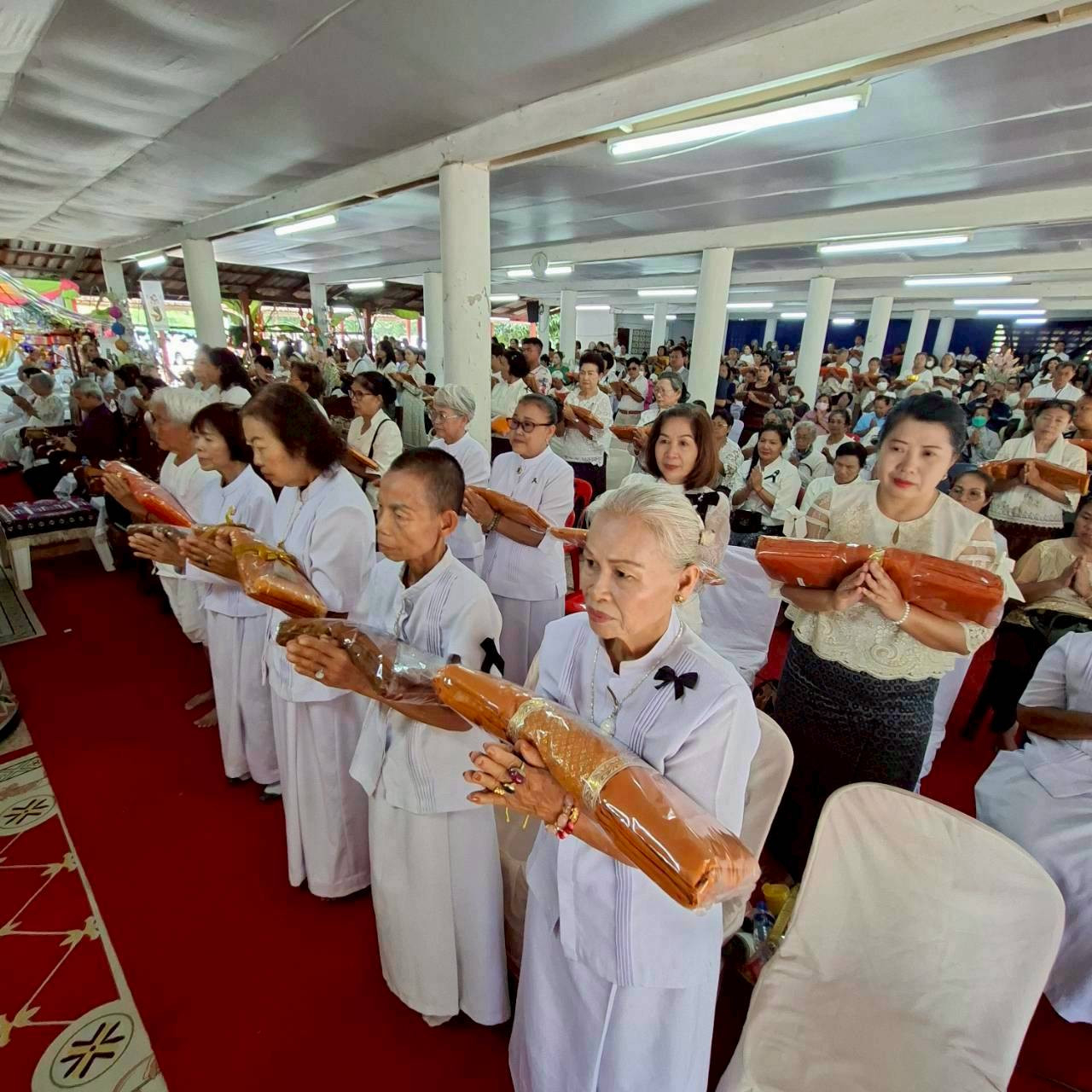 ภาพร่วมพิธีกรรมวัดปรมัยยิกาวาส