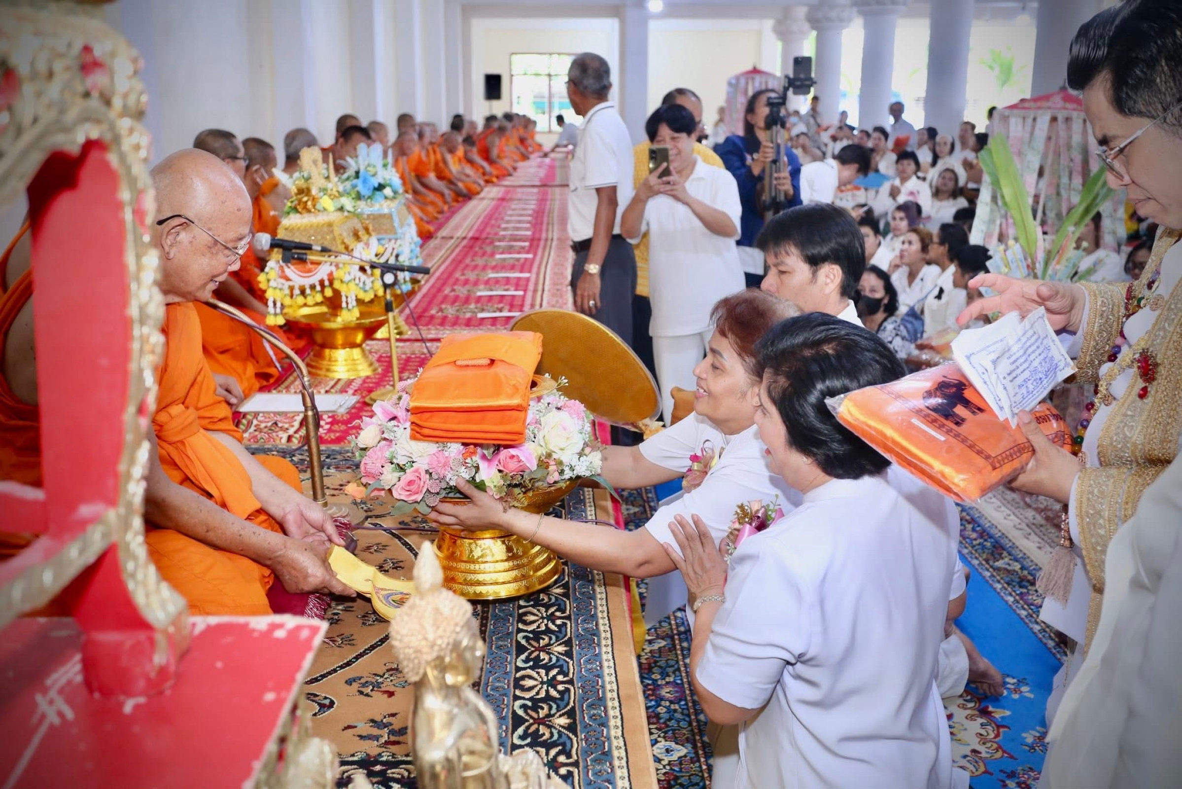 ภาพร่วมพิธีกรรมวัดหัวกระบือ