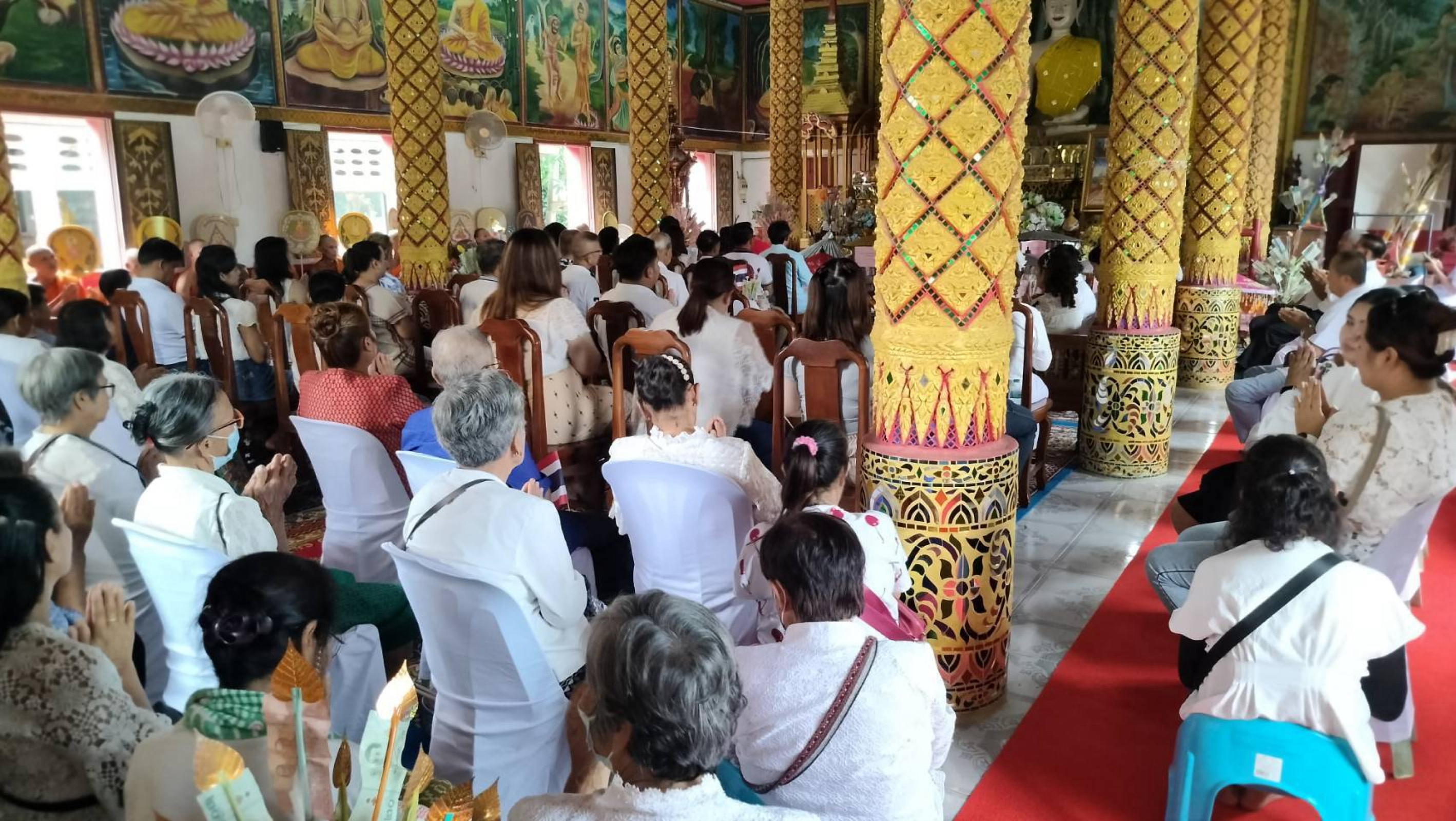 ภาพร่วมพิธีกรรมวัดสาแลไชย