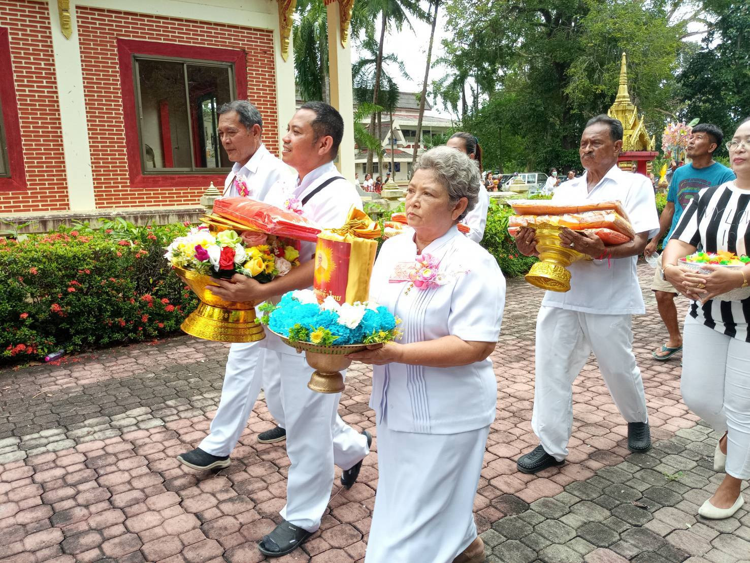 ภาพร่วมพิธีกรรมวัดมงคลมิ่งเมือง