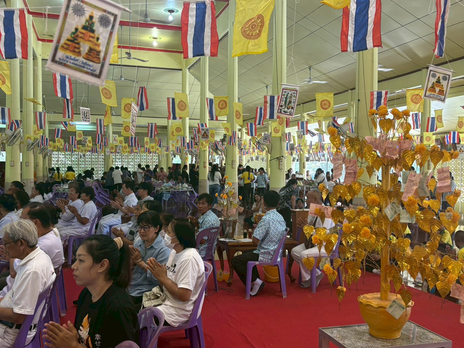 ภาพร่วมพิธีกรรมวัดโพธิ์ศรี