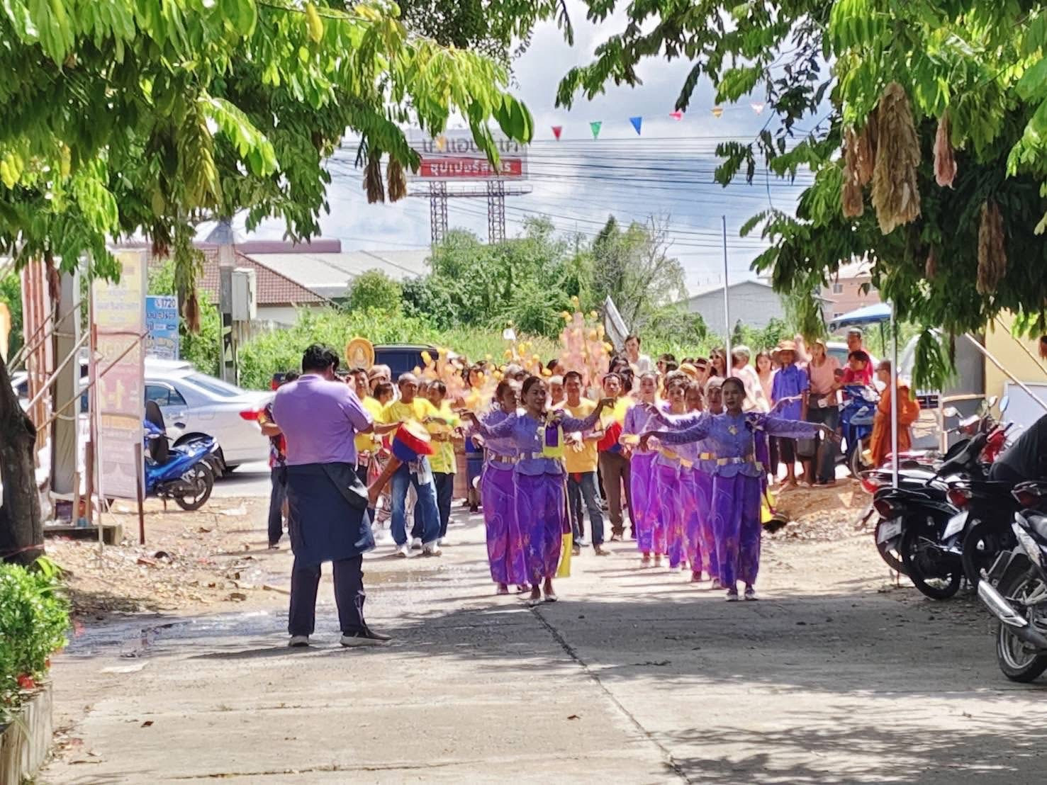 ภาพร่วมพิธีกรรมที่พักสงฆ์ทรายทอง