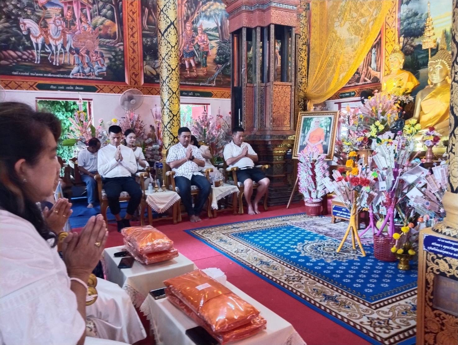 ภาพร่วมพิธีกรรมวัดหนองครอบ