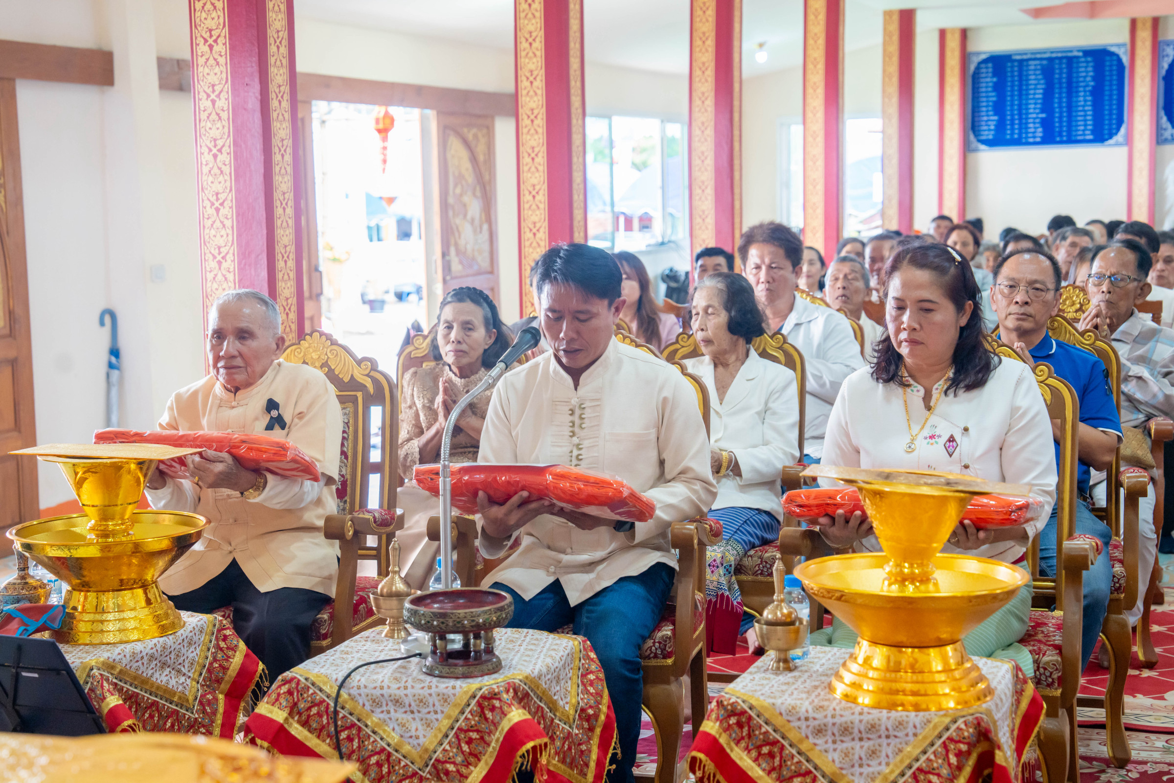 ภาพกล่าวคำถวายกฐินวัดบ่อพะแวน