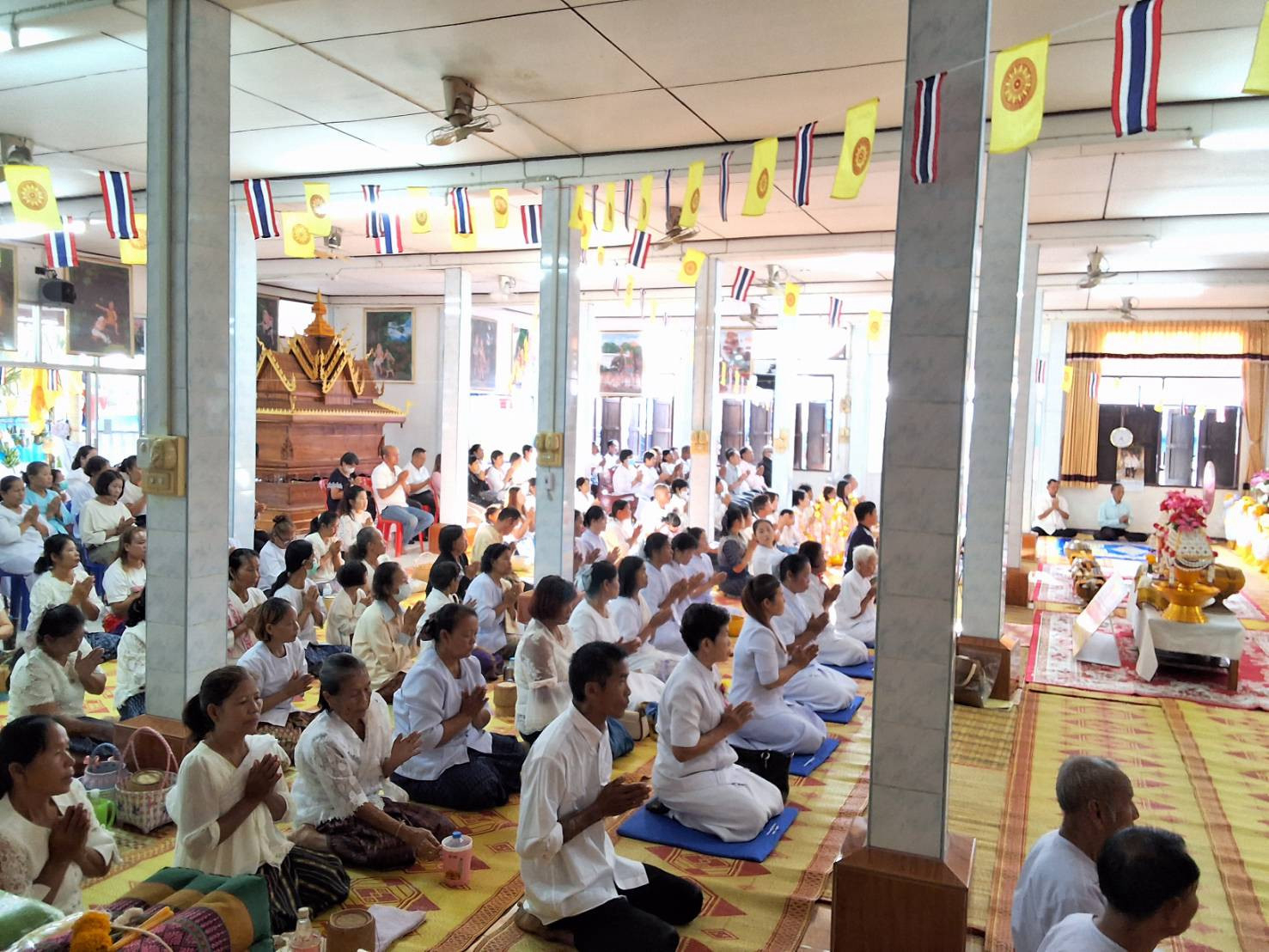 ภาพร่วมพิธีกรรมวัดโพธิ์ชัย