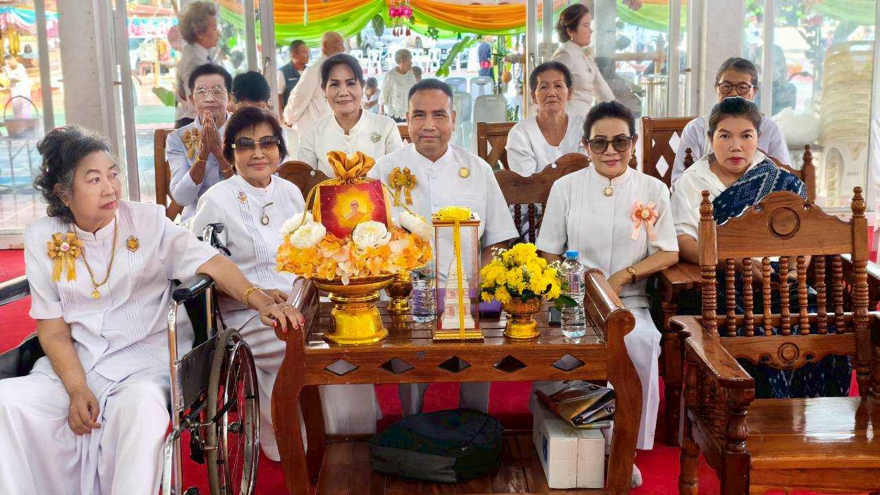 ภาพร่วมพิธีกรรมวัดธาตุเรณู