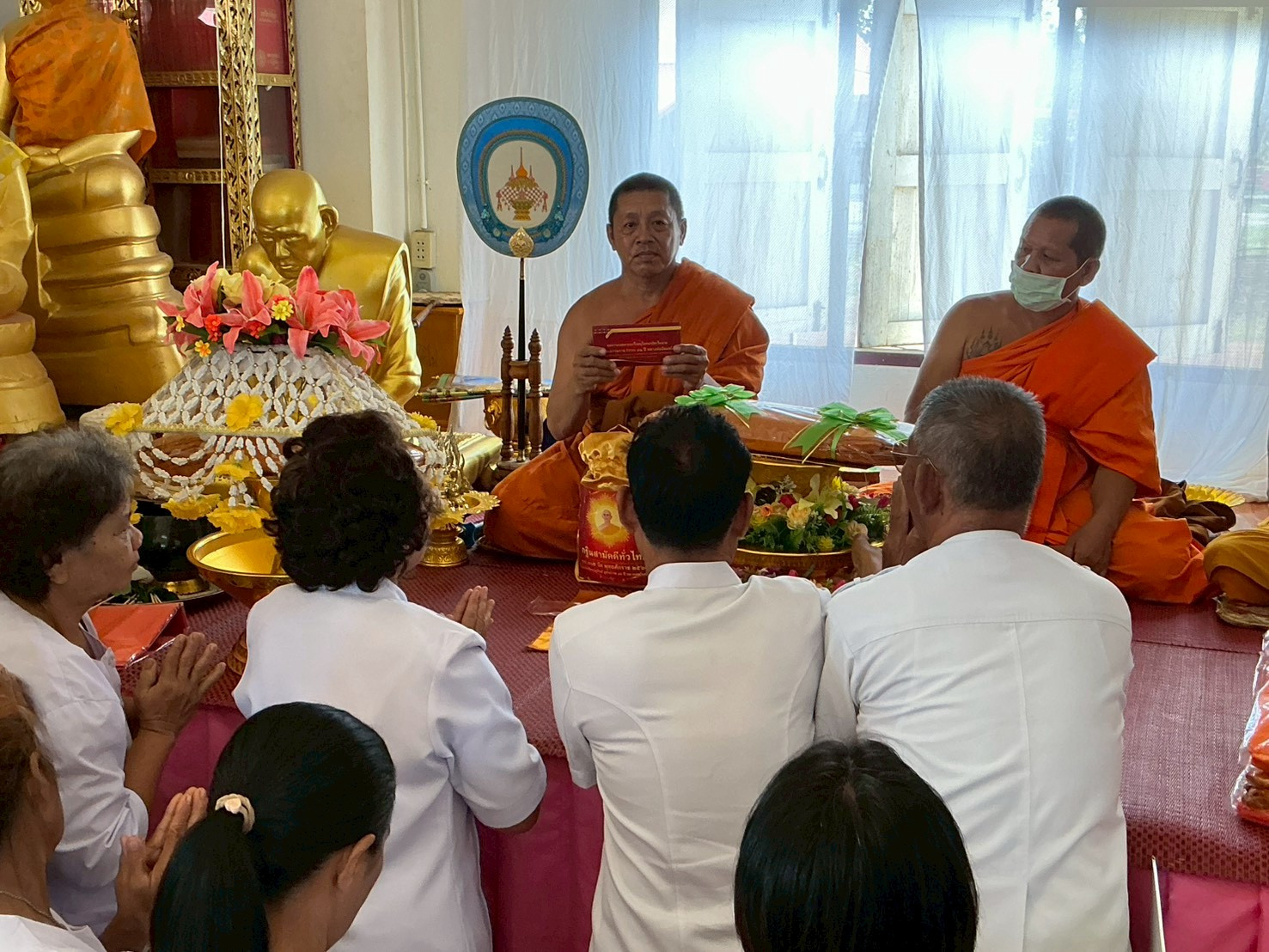ภาพร่วมพิธีกรรมวัดเนินสำราญสามัคคีธรรม