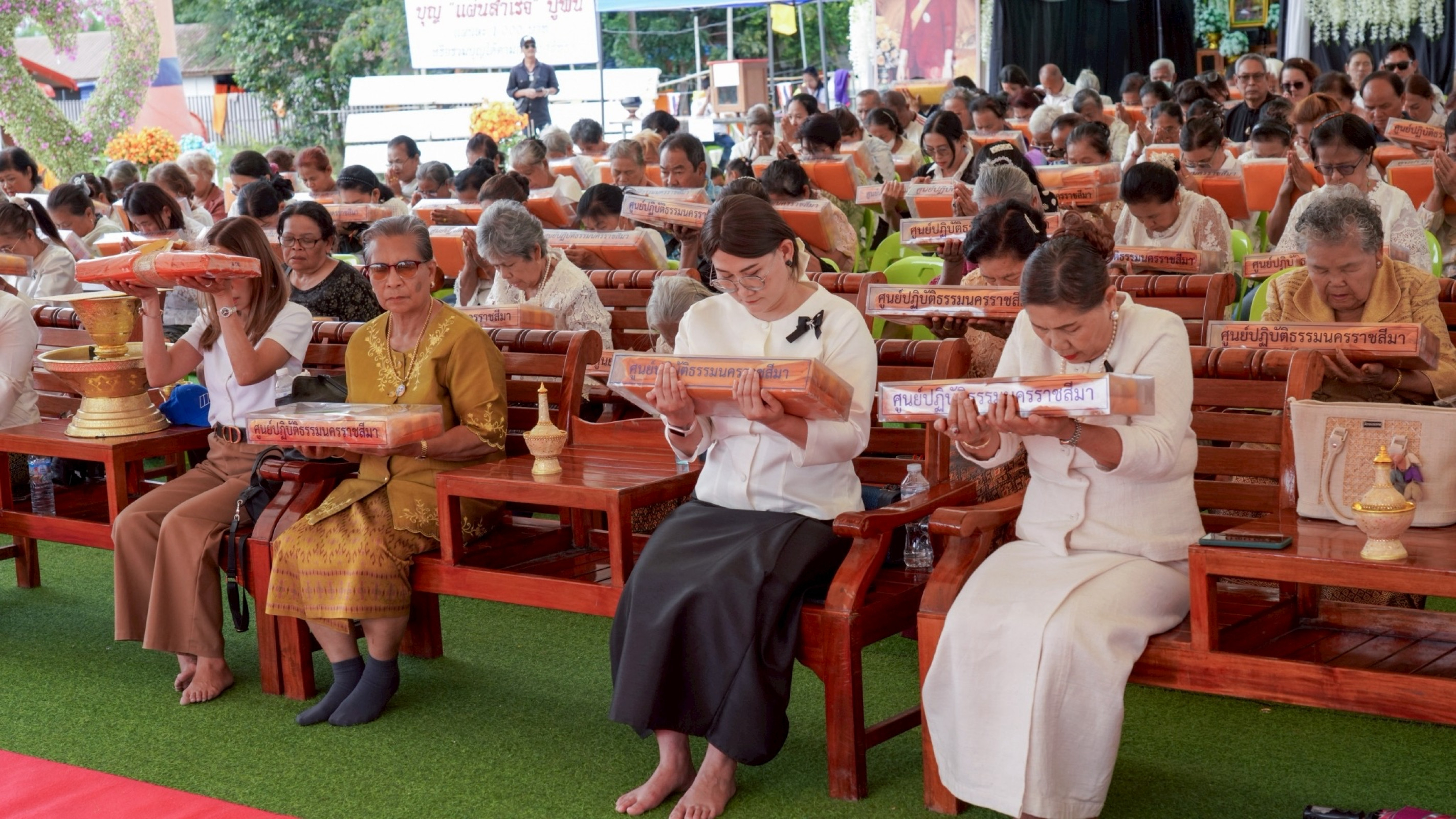 ภาพร่วมพิธีกรรมสถาบันพัฒนาชาวพุทธนครราชสีมา