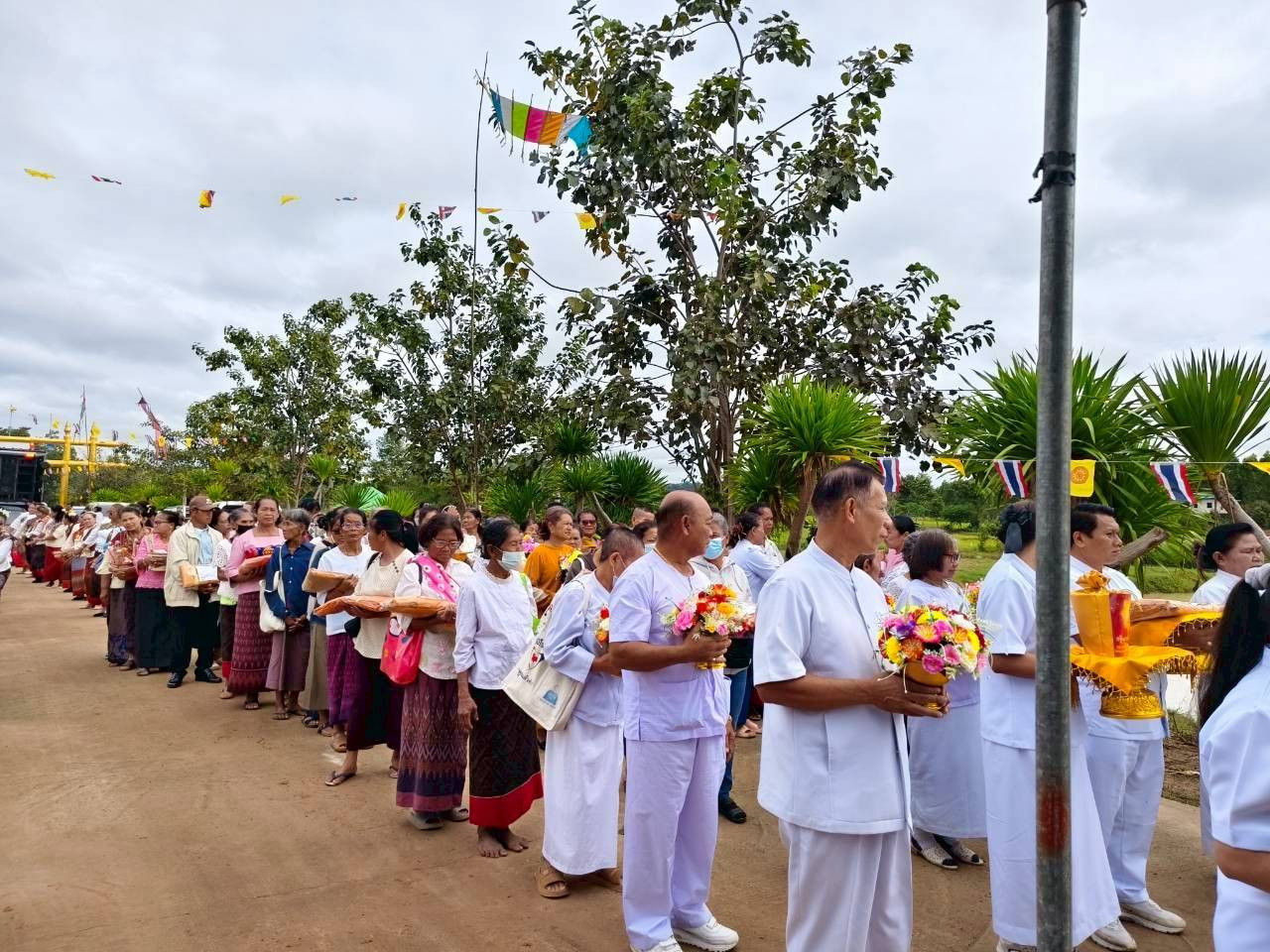 ภาพร่วมพิธีกรรมวัดป่าท่าช้าง