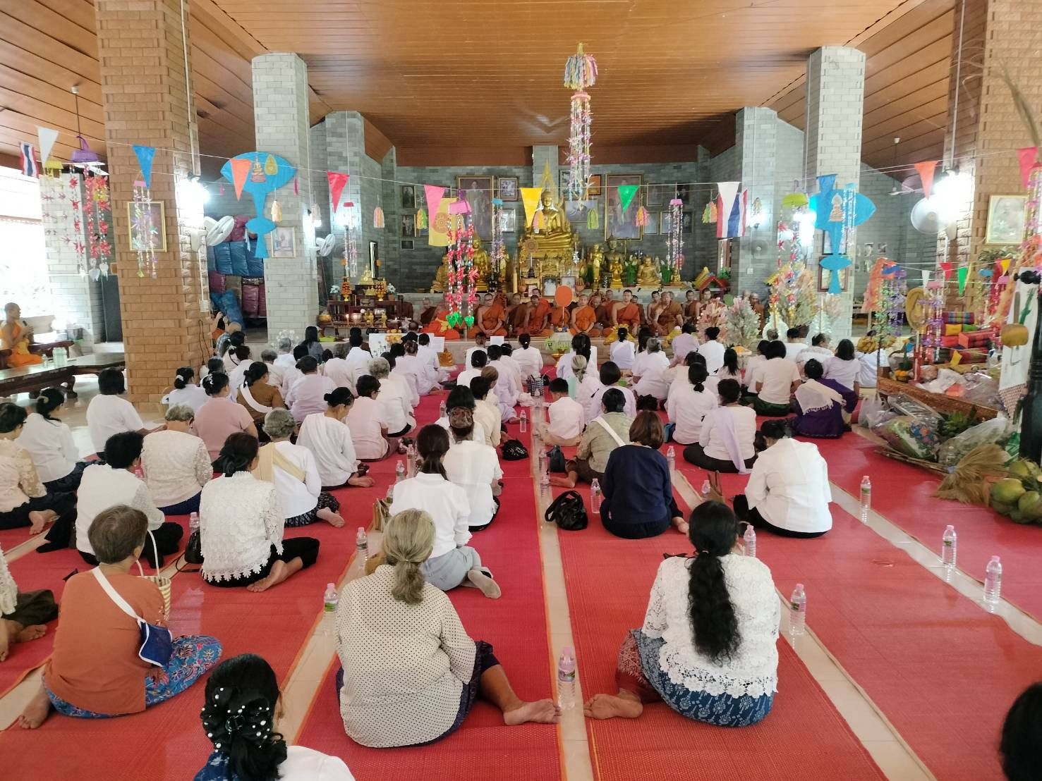 ภาพร่วมพิธีกรรมวัดสระแก้ว