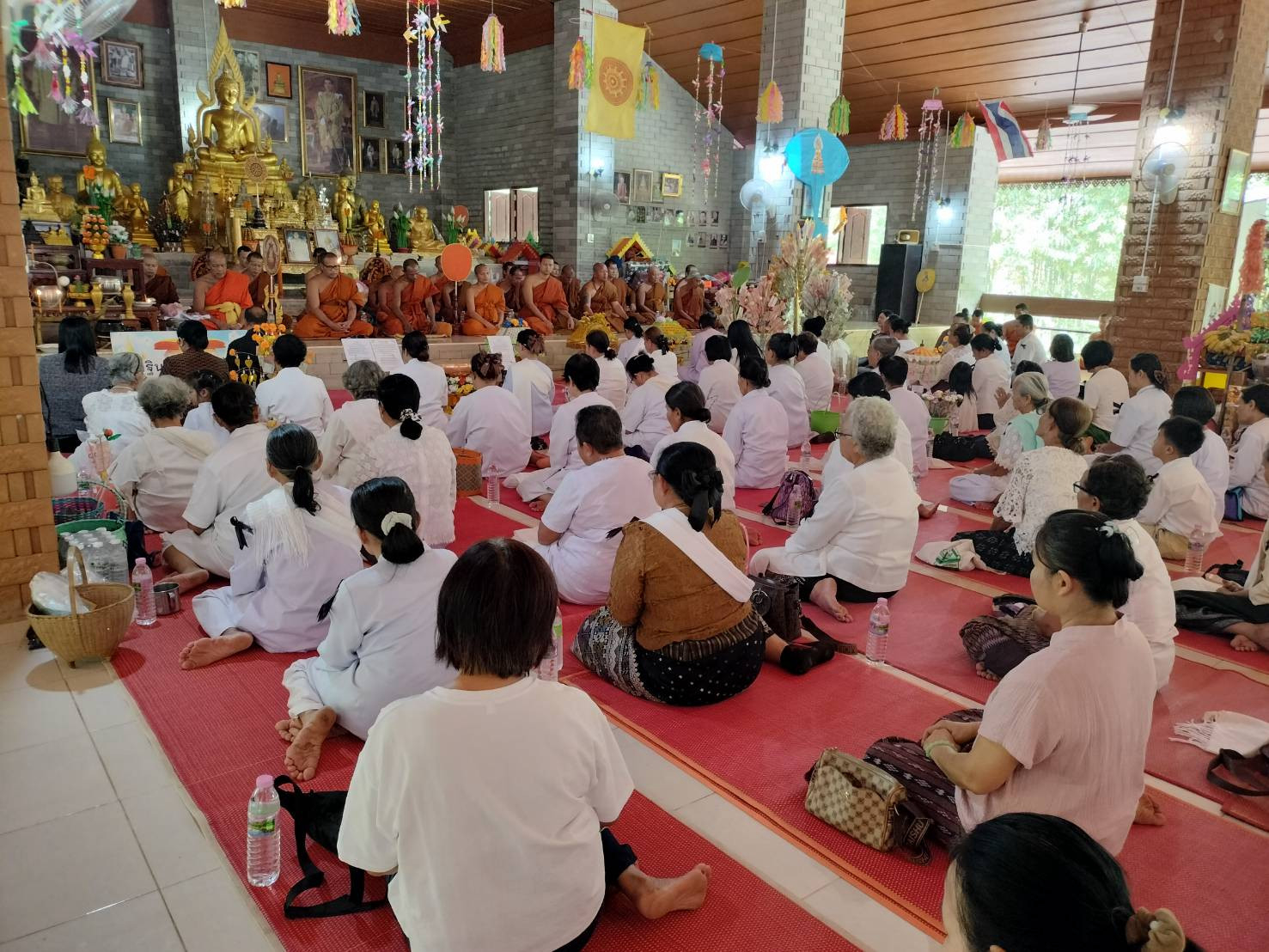 ภาพร่วมพิธีกรรมวัดสระแก้ว