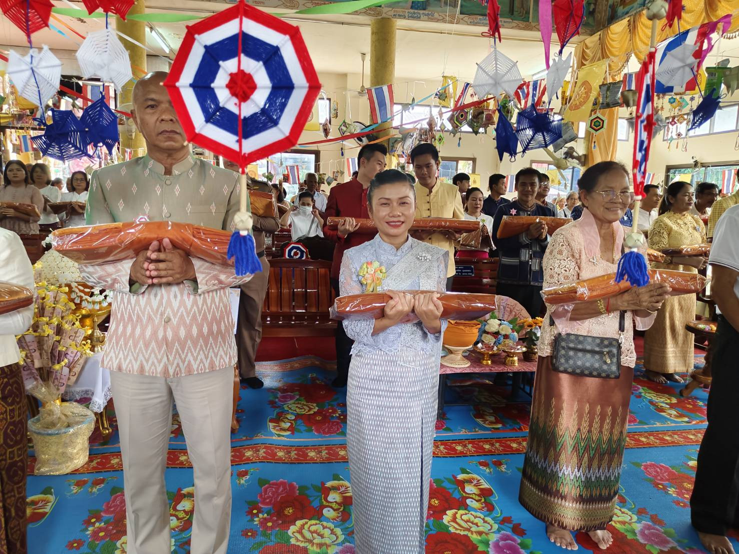 ภาพร่วมพิธีกรรมวัดบ้านปรางค์