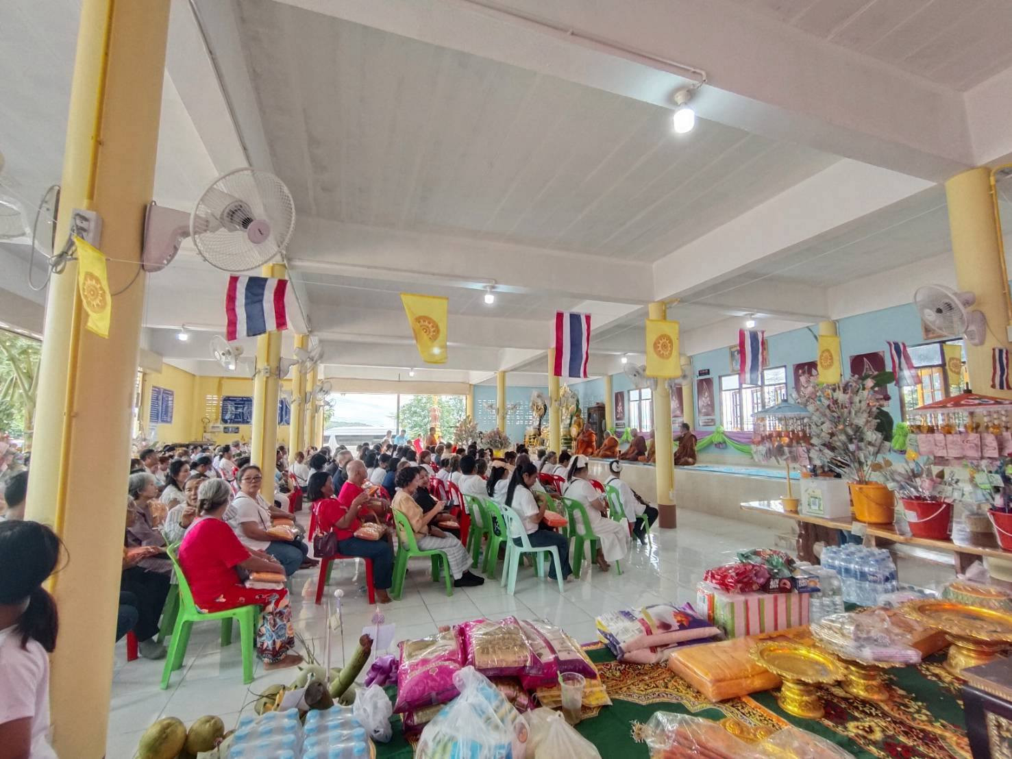 ภาพร่วมพิธีกรรมวัดราษฎร์เจริญธรรม (วัดกระพร้อยสองข้าม)