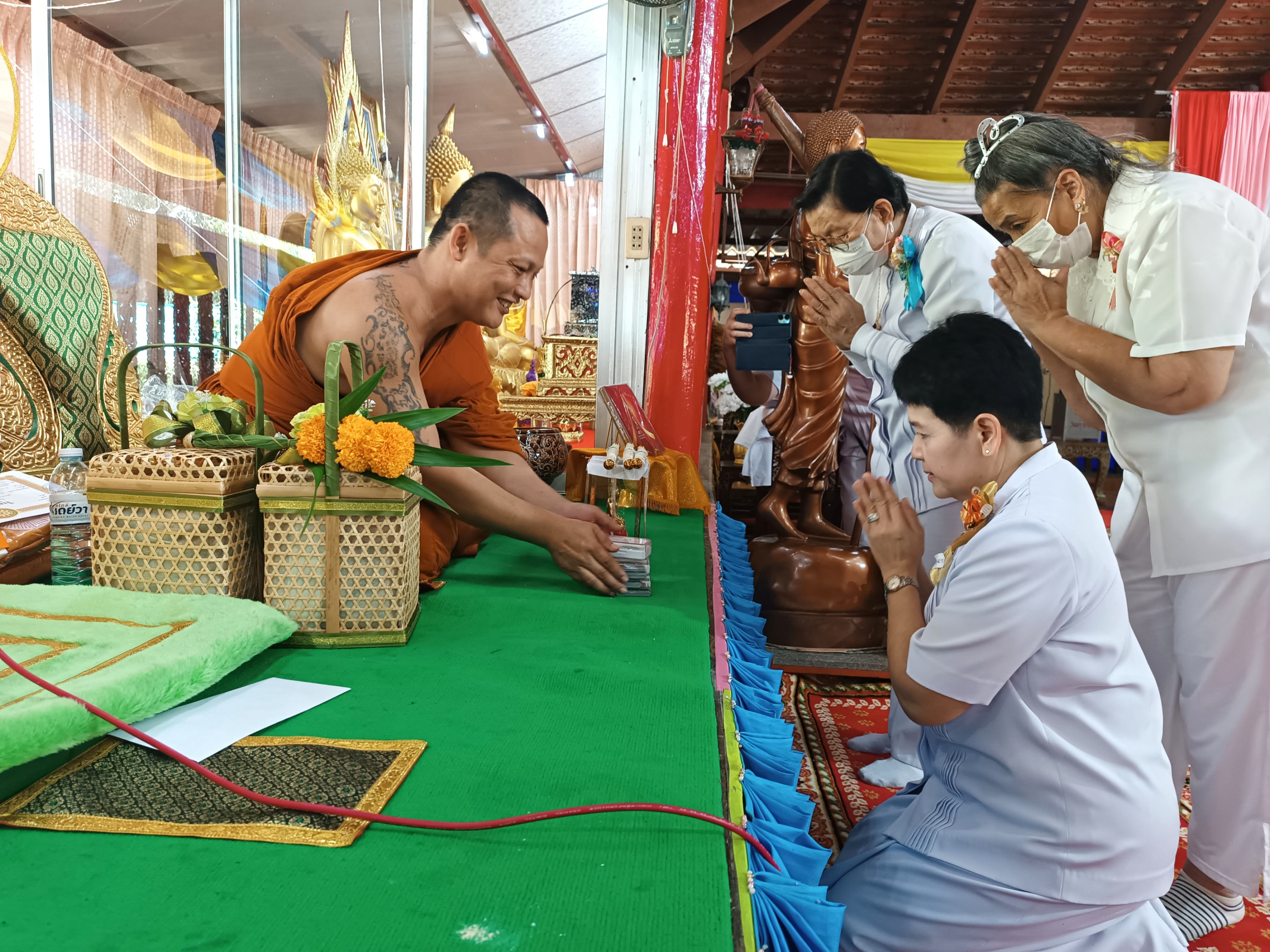 ภาพร่วมพิธีกรรมวัดท่าทอง