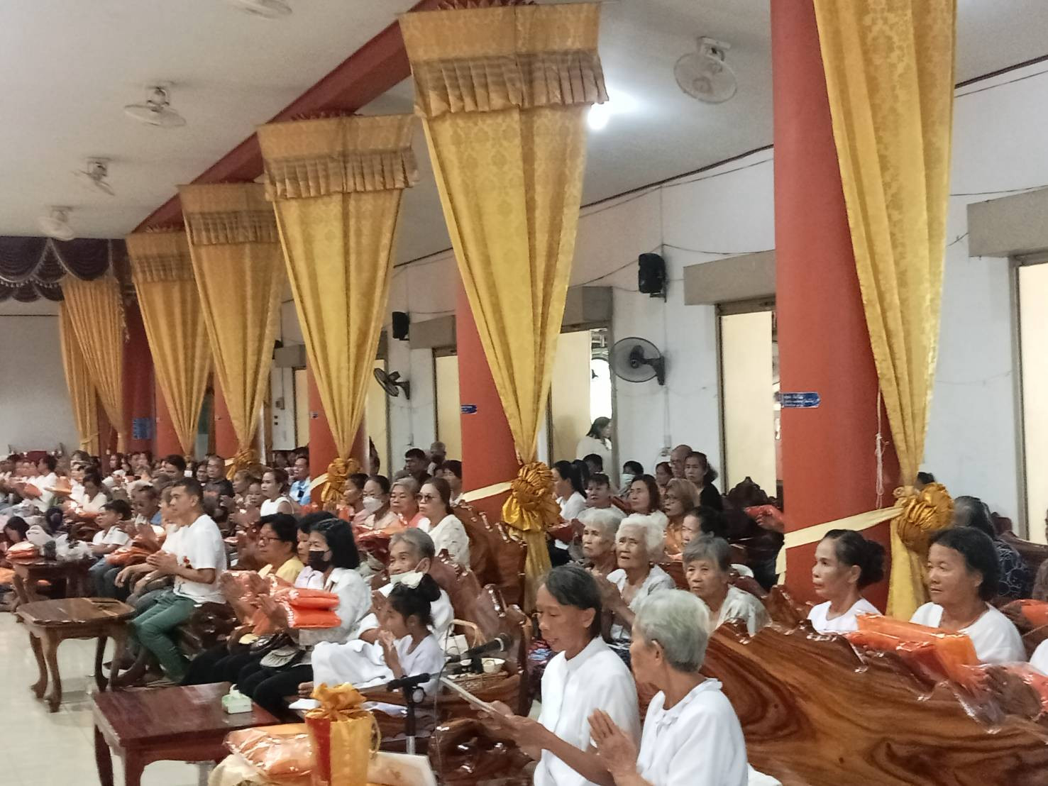 ภาพร่วมพิธีกรรมวัดสระพระยา