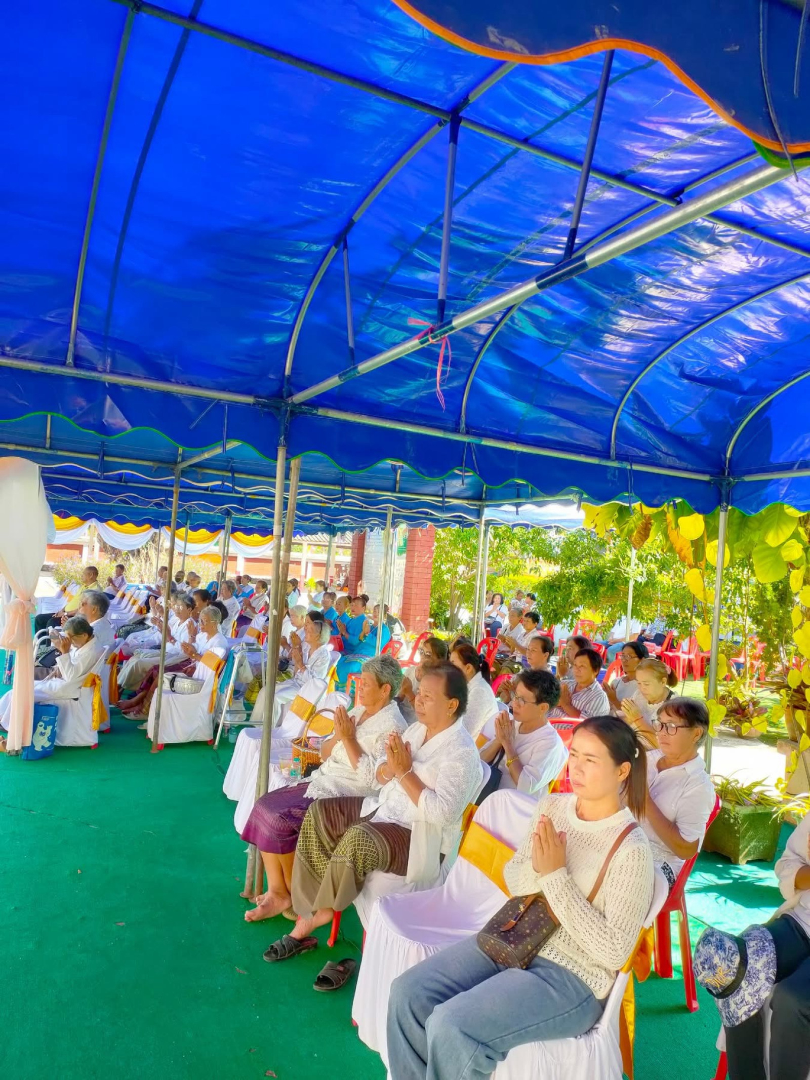 ภาพร่วมพิธีกรรมวัดสันนคร