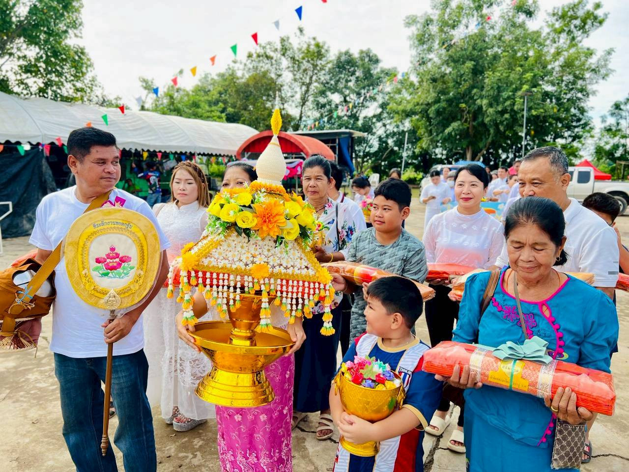 ภาพร่วมพิธีกรรมวัดหนองห้างศรัทธาราม