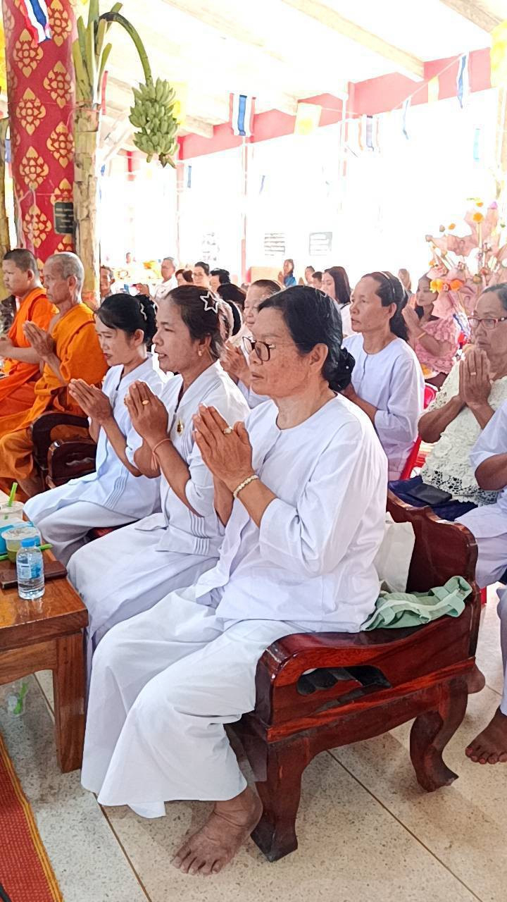 ภาพร่วมพิธีกรรมวัดหนองนกแก้ว