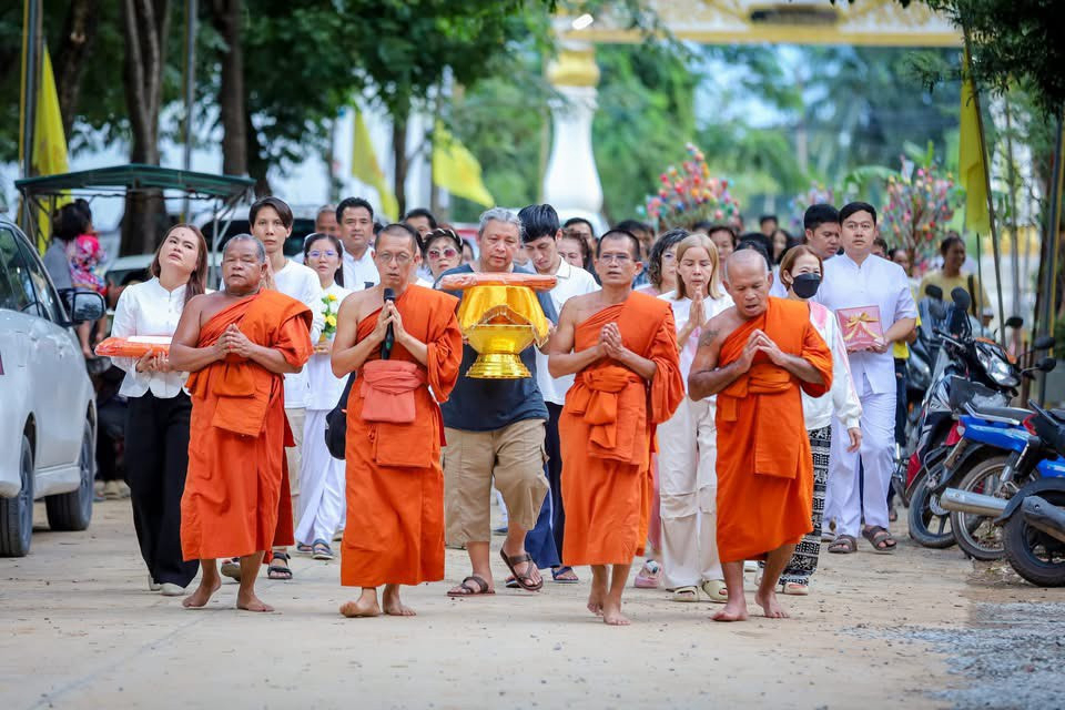 ภาพร่วมพิธีกรรมวัดโพธิ์ทอง