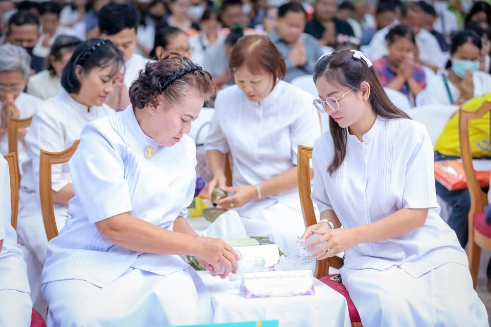 ภาพร่วมพิธีกรรมวัดโพธิ์ทอง