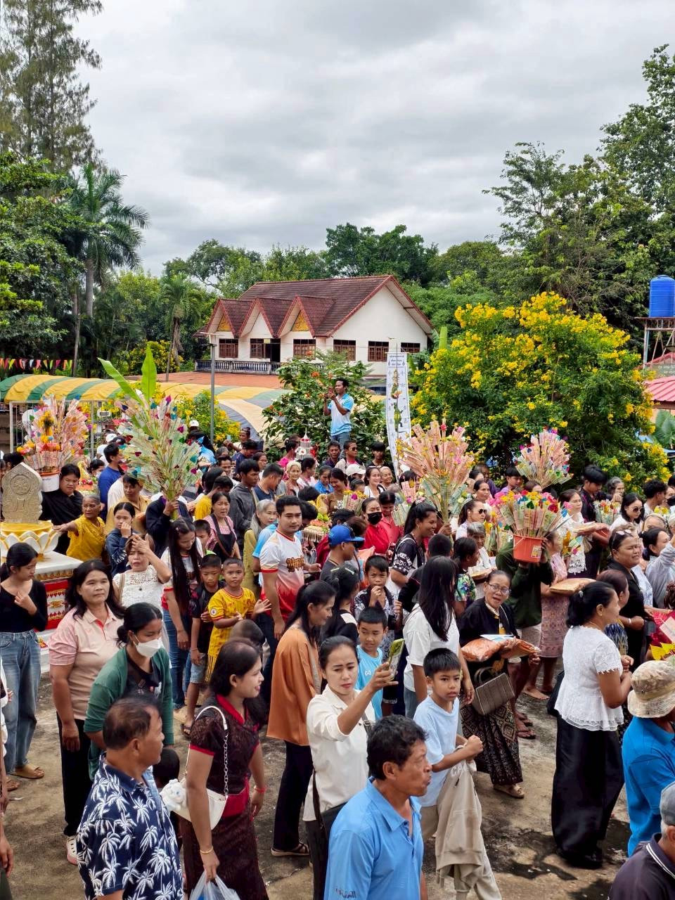 ภาพร่วมพิธีกรรมวัดบุกระโทก