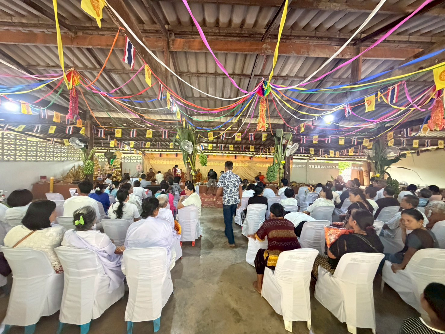 ภาพร่วมพิธีกรรมวัดพระธรรมจาริก