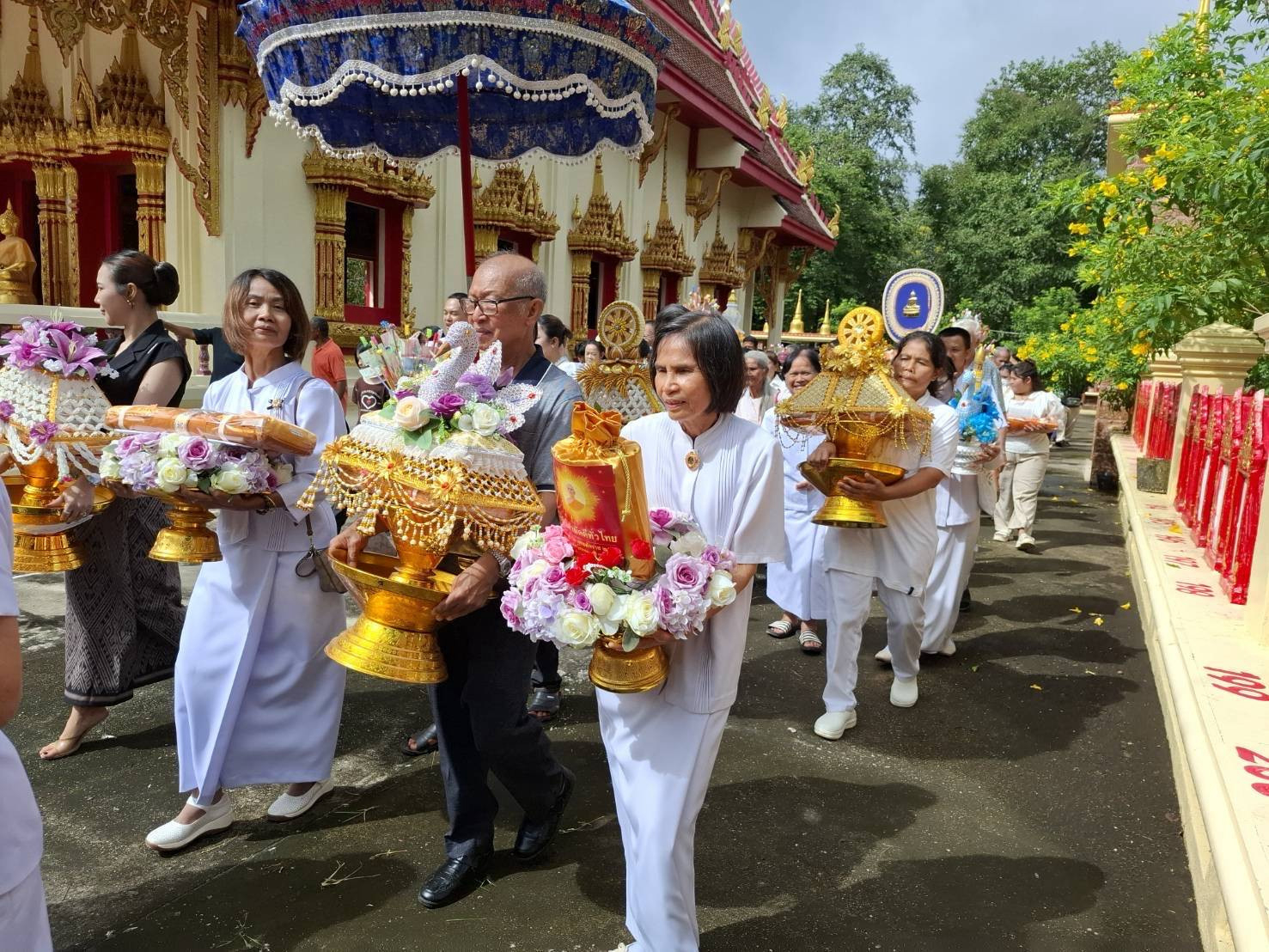 ภาพร่วมขบวนกฐินวัดพุน้อย