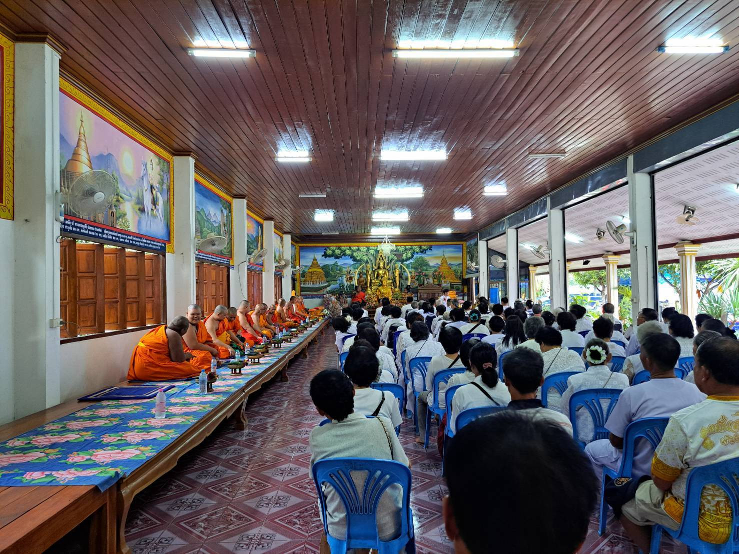 ภาพร่วมพิธีกรรมวัดทุ่งกว๋าว