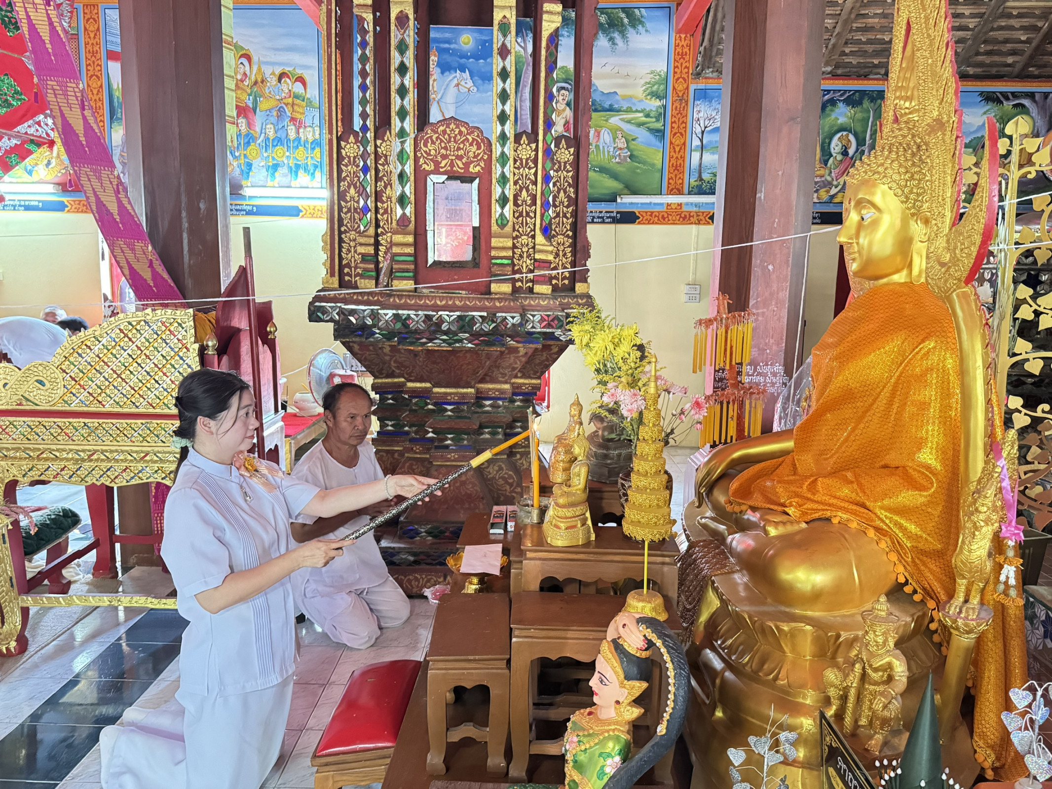 ภาพร่วมพิธีกรรมวัดสองแควสันติสุข
