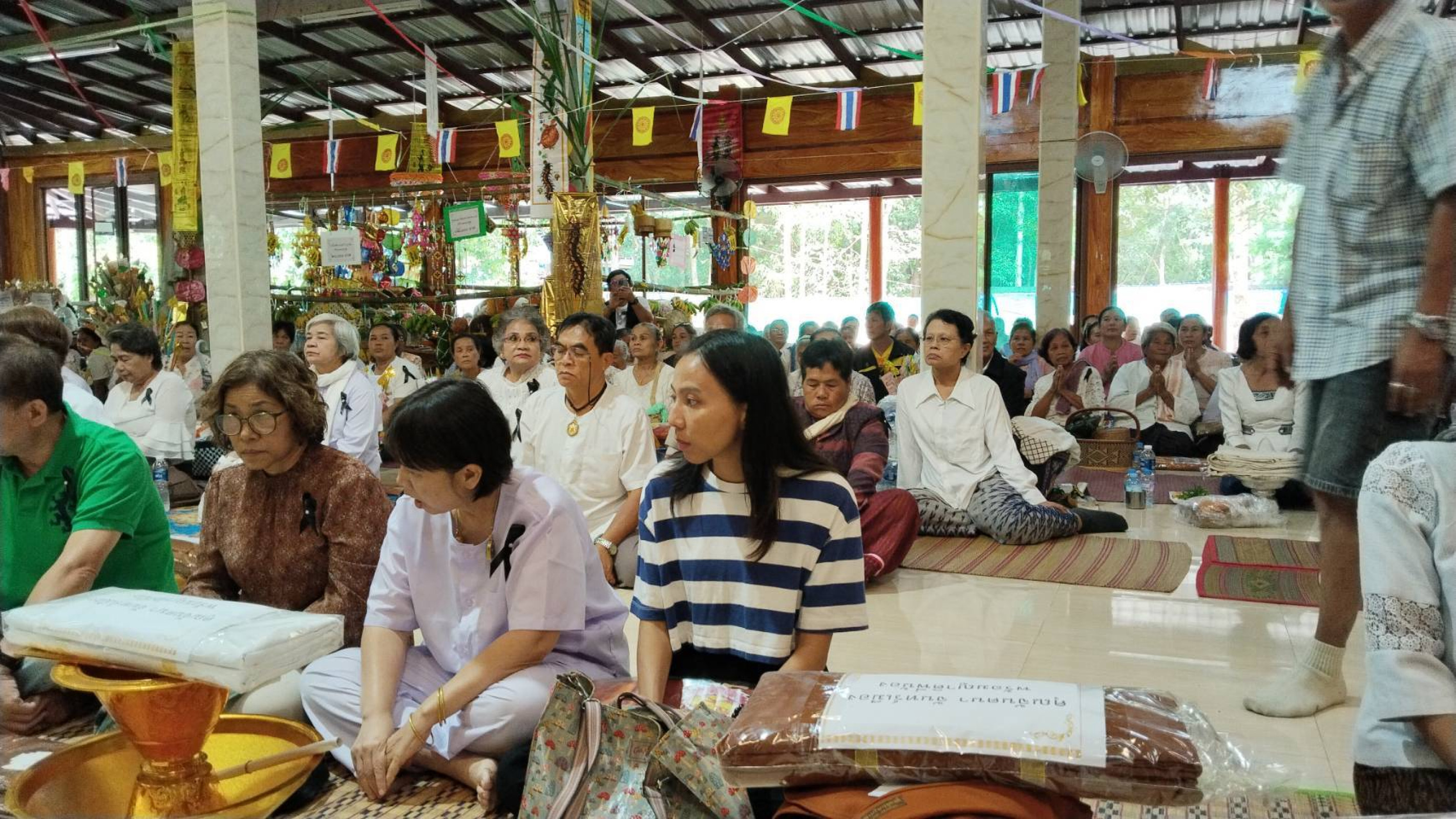ภาพร่วมพิธีกรรมวัดป่าสามัคคีเจริญธรรม (ภูหัวบ้าน)