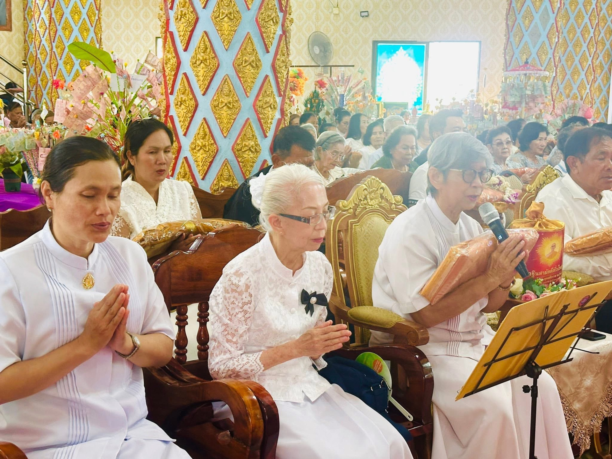 ภาพกล่าวคำถวายกฐินวัดหัวถนน