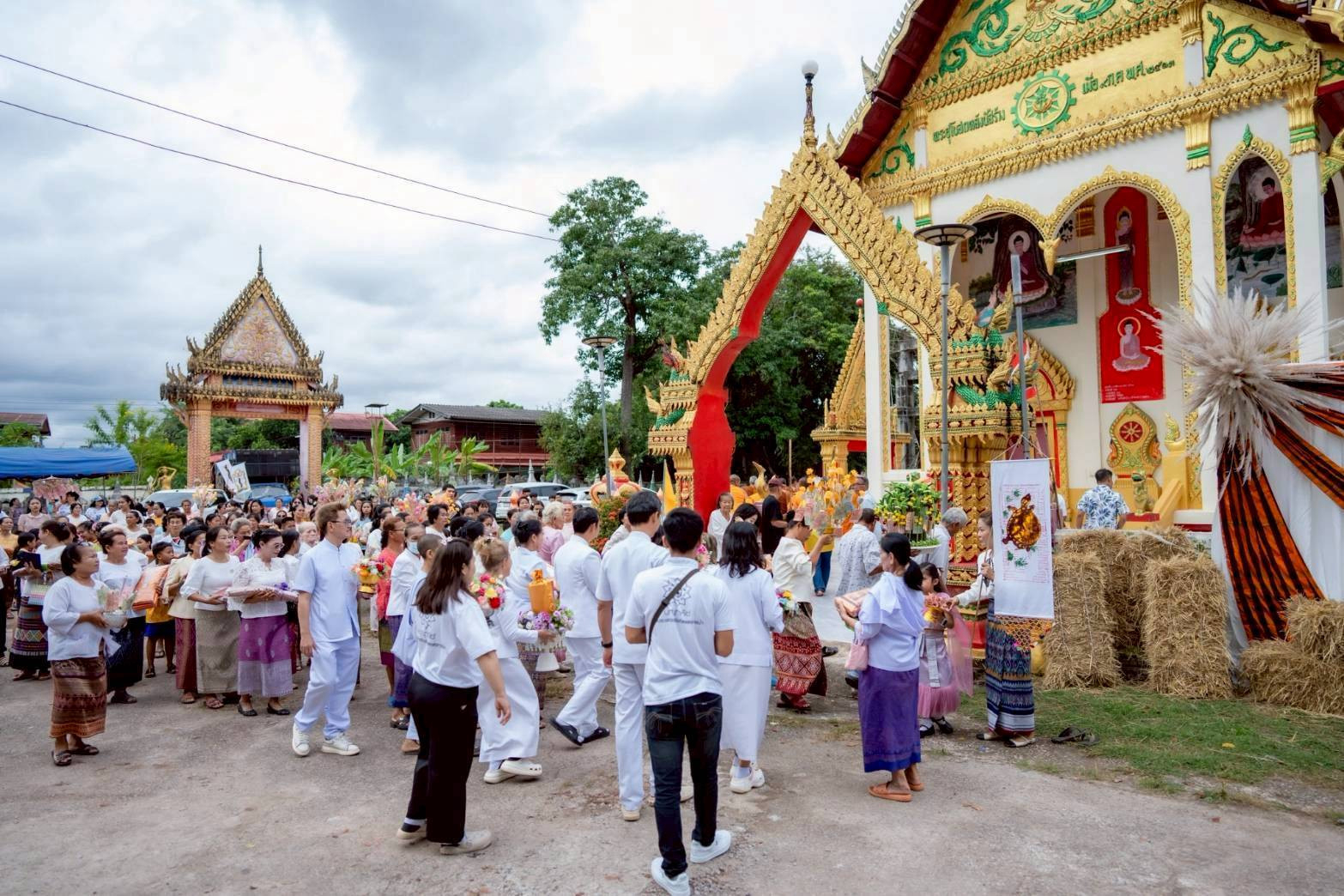ภาพร่วมพิธีกรรมวัดโพธิ์ชุมพัฒนาราม