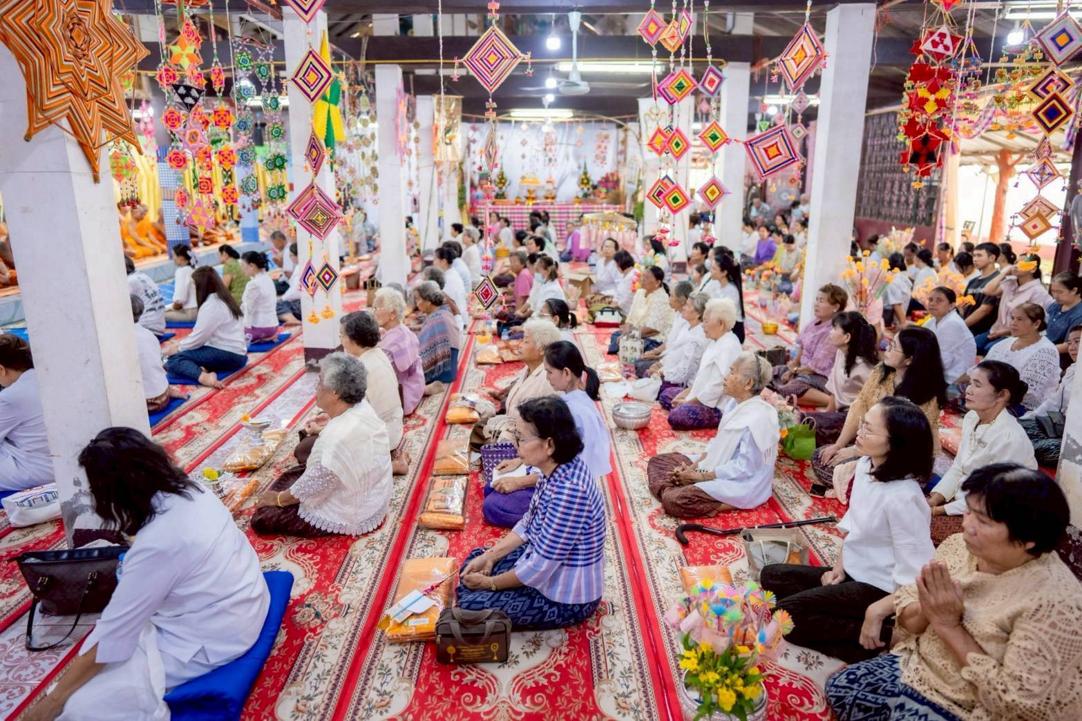 ภาพร่วมพิธีกรรมวัดโพธิ์ชุมพัฒนาราม