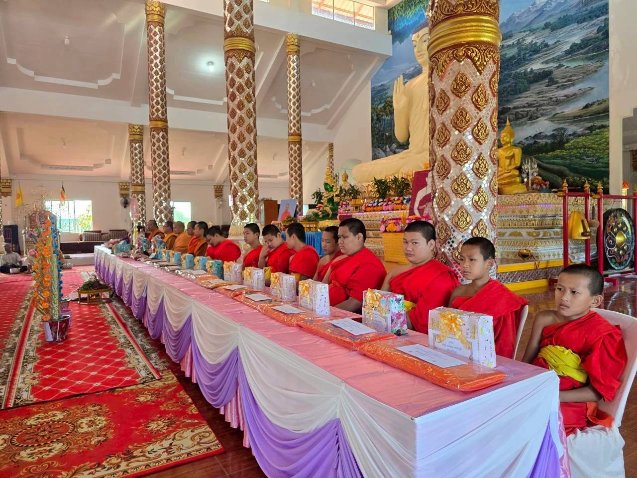 ภาพร่วมพิธีกรรมวัดสันติสุข