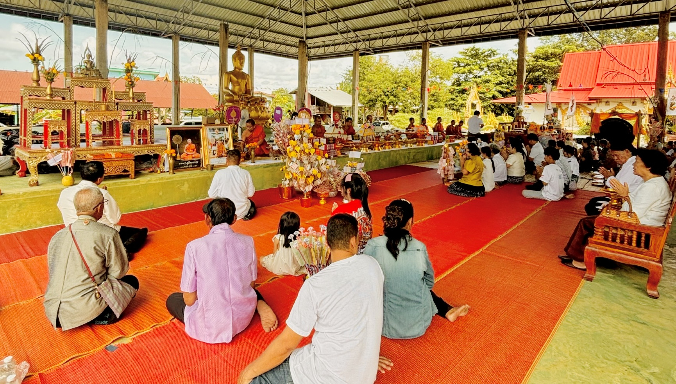 ภาพร่วมพิธีกรรมวัดปากกุดหวาย