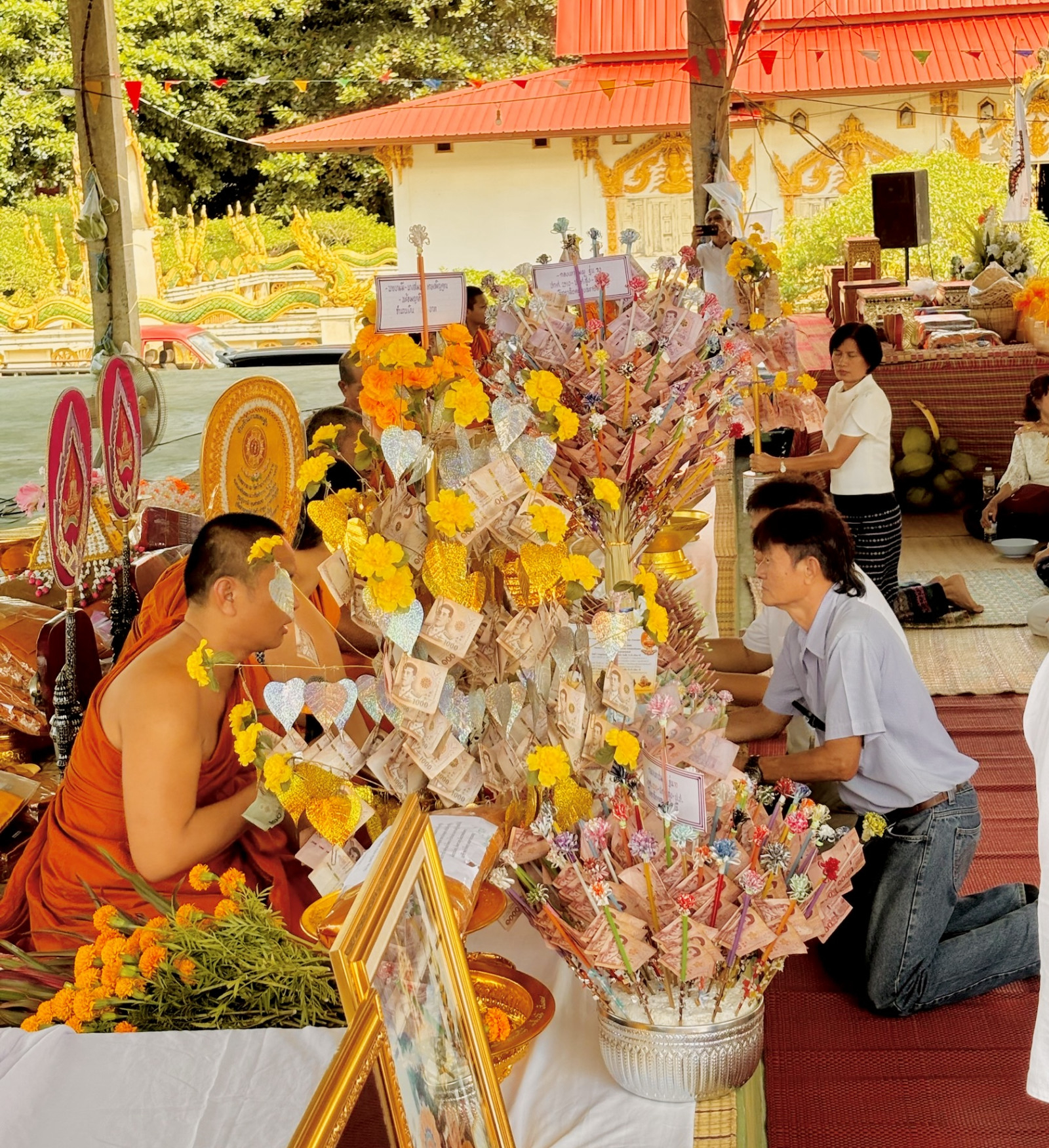 ภาพร่วมพิธีกรรมวัดปากกุดหวาย