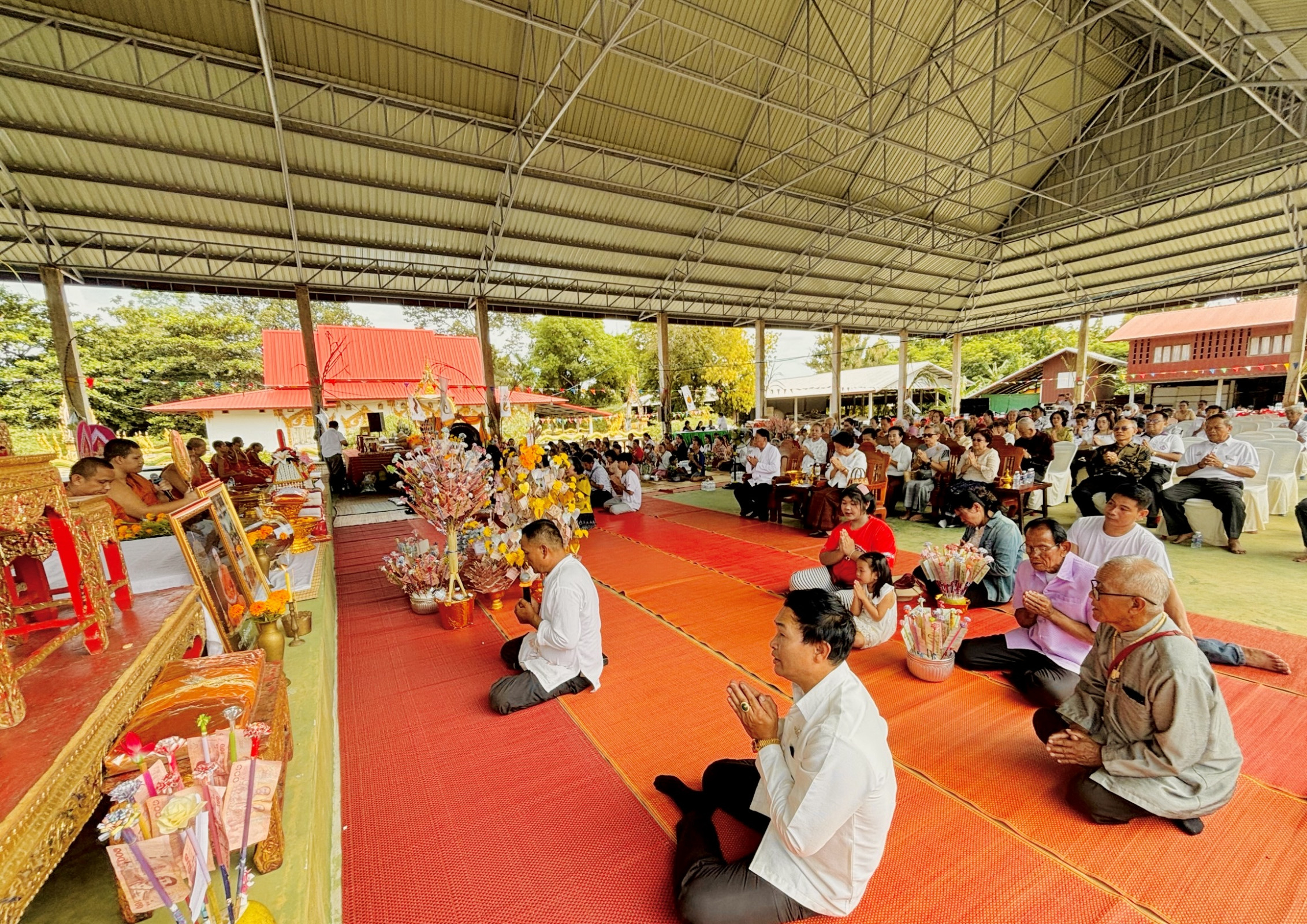 ภาพร่วมพิธีกรรมวัดปากกุดหวาย