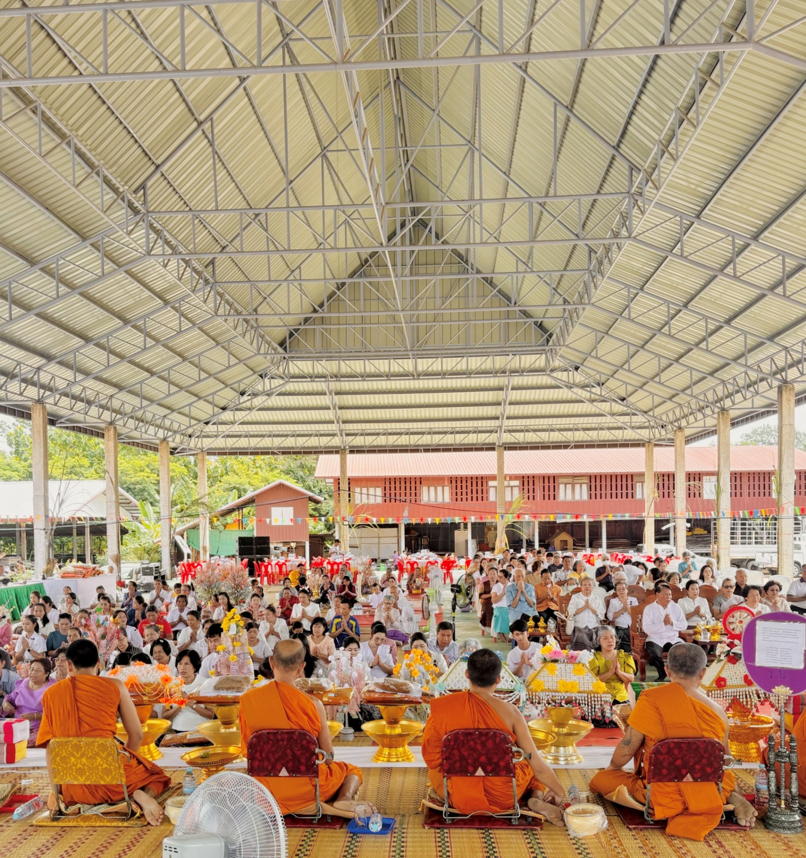 ภาพร่วมพิธีกรรมวัดปากกุดหวาย