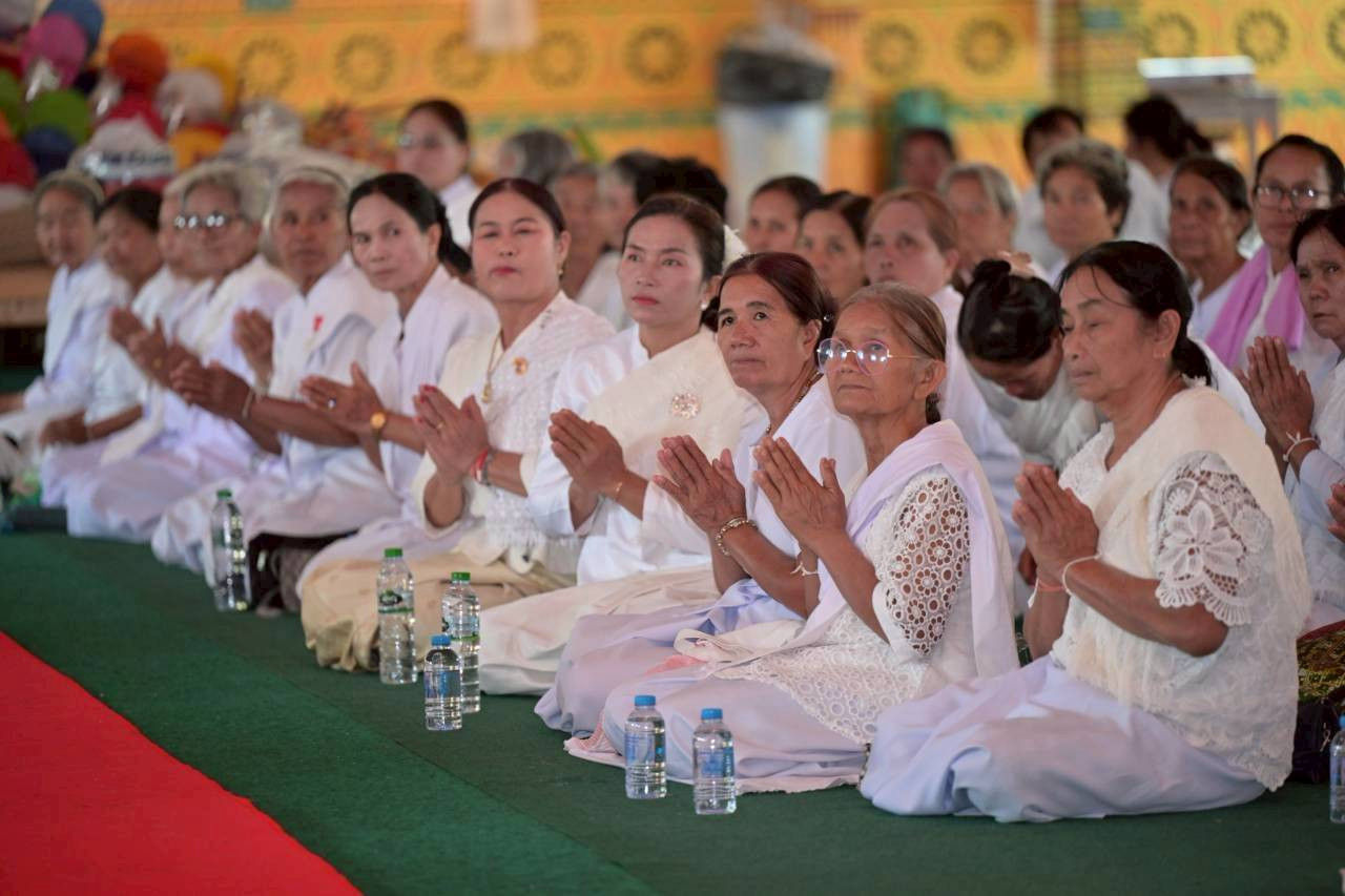 ภาพร่วมพิธีกรรมวัดโสกคลอง