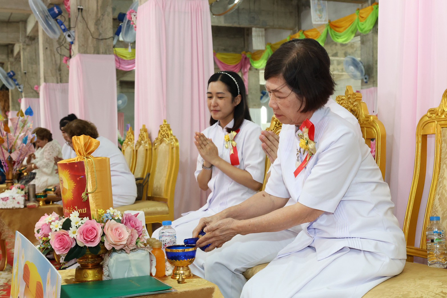 ภาพร่วมพิธีกรรมวัดกำแพงประชาราม