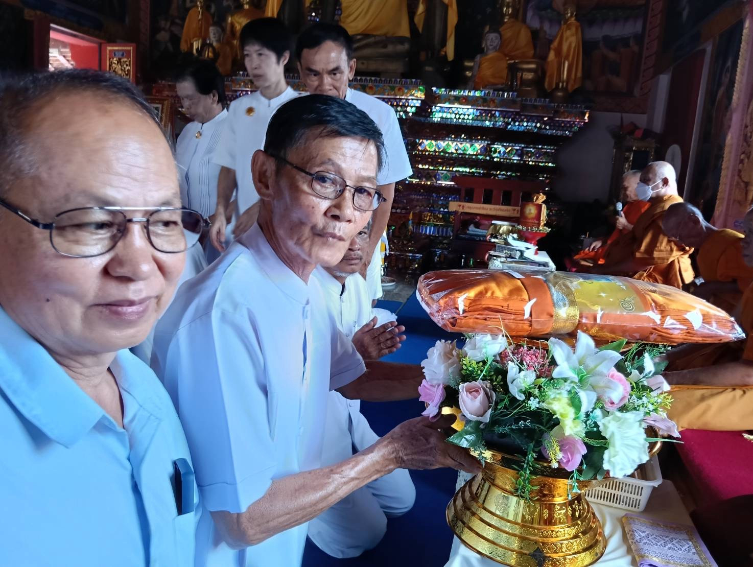 ภาพร่วมพิธีกรรมวัดหนองอึ่ง