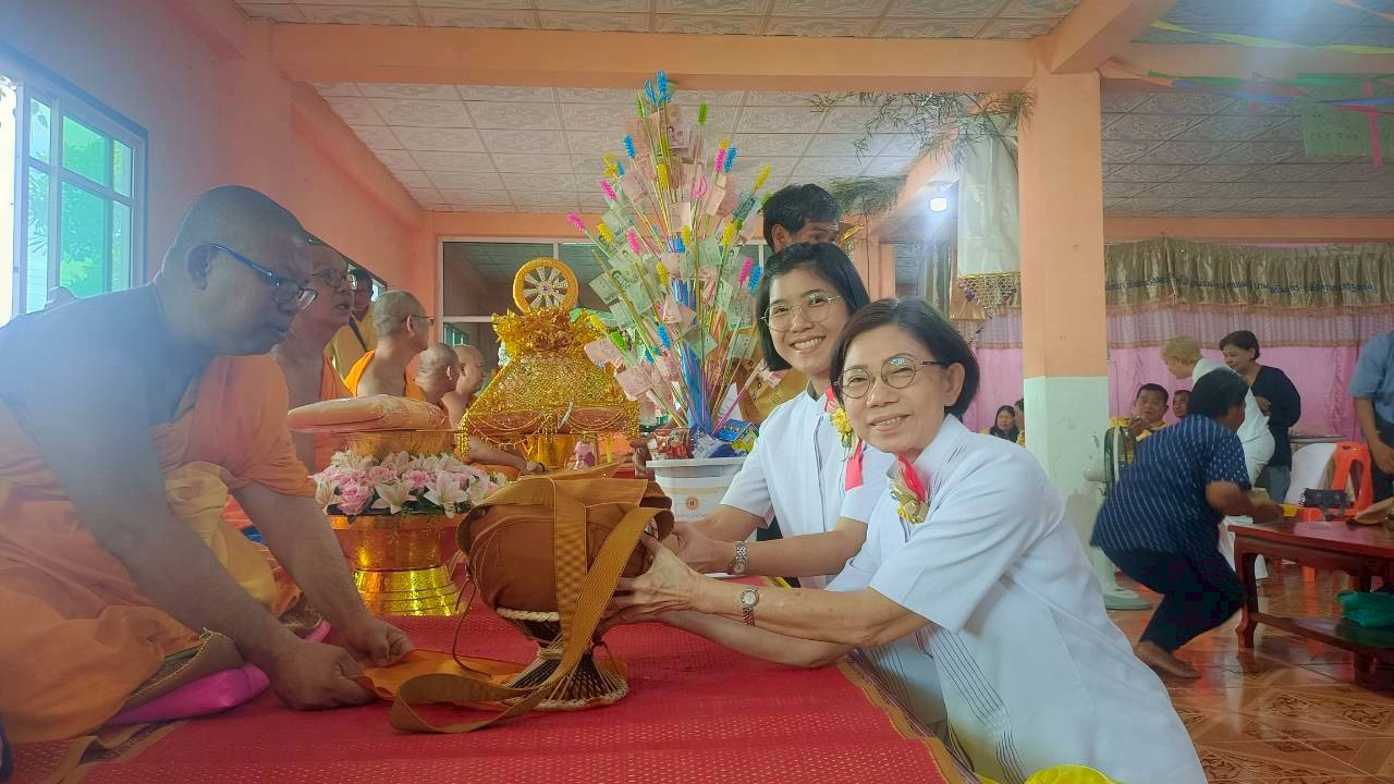 ภาพร่วมพิธีกรรมวัดหนองปล้อง