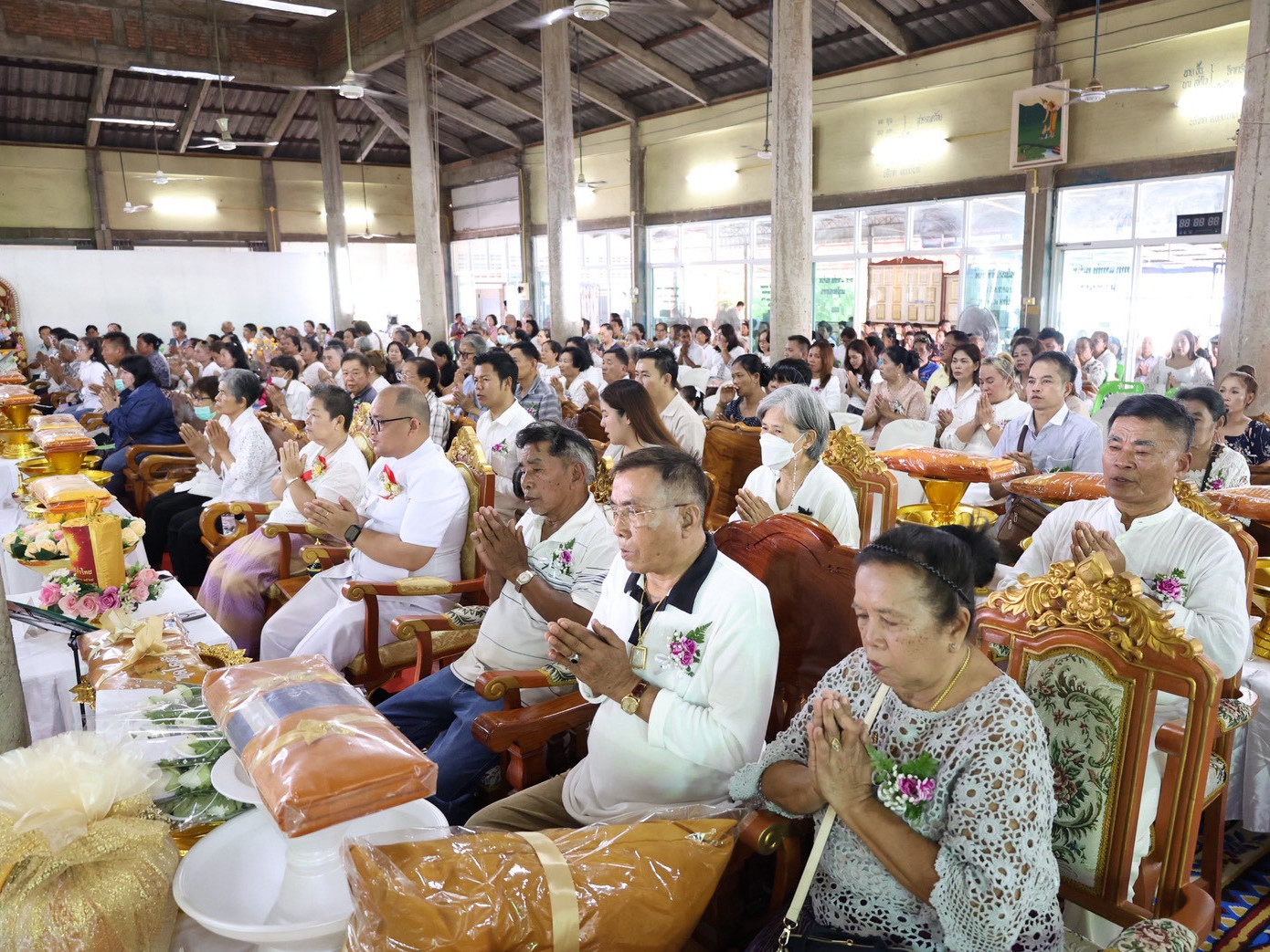 ภาพร่วมพิธีกรรมวัดหนองไผ่สามัคคี