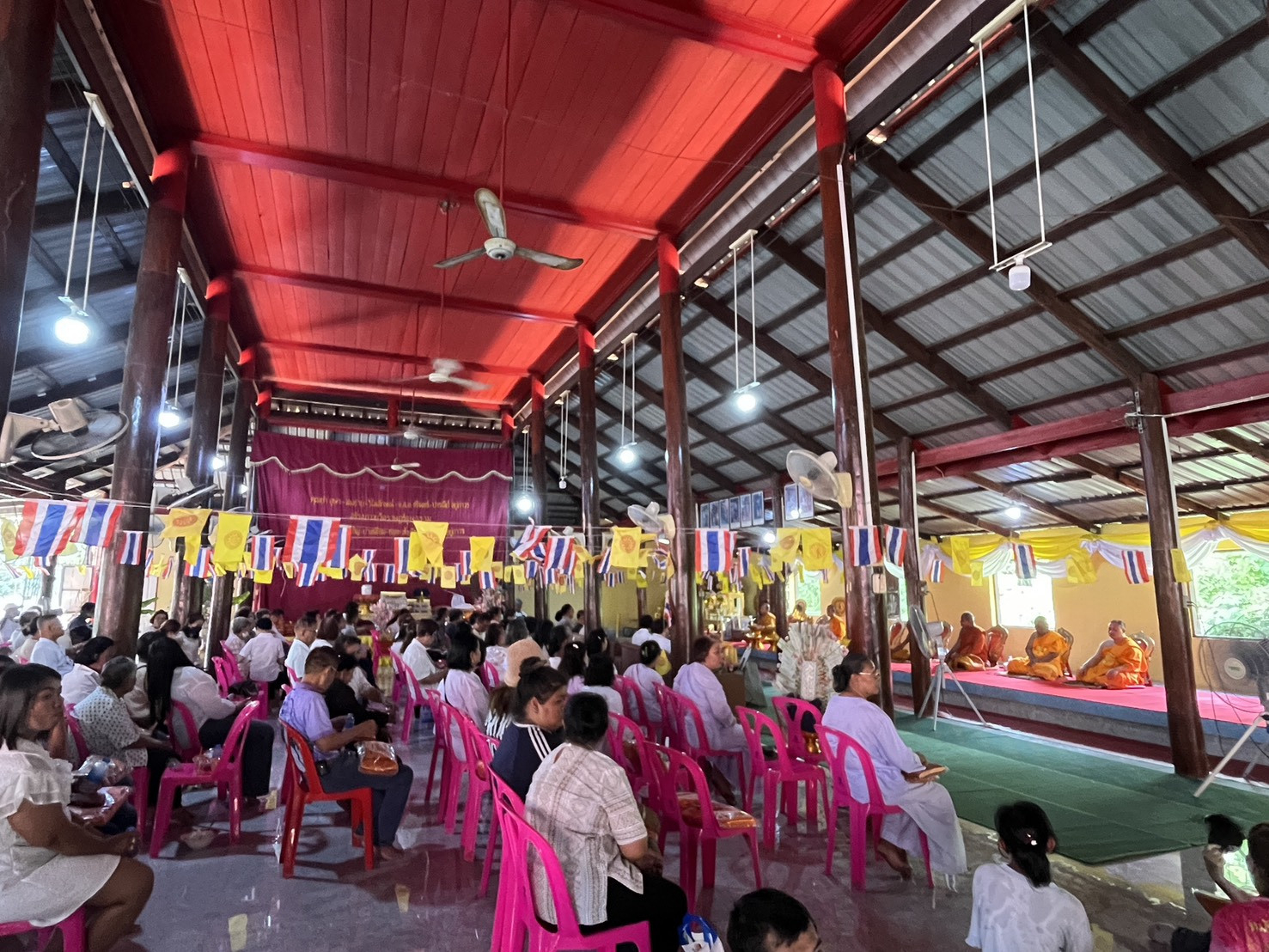 ภาพร่วมพิธีกรรมวัดราษฎร์อุษาราม