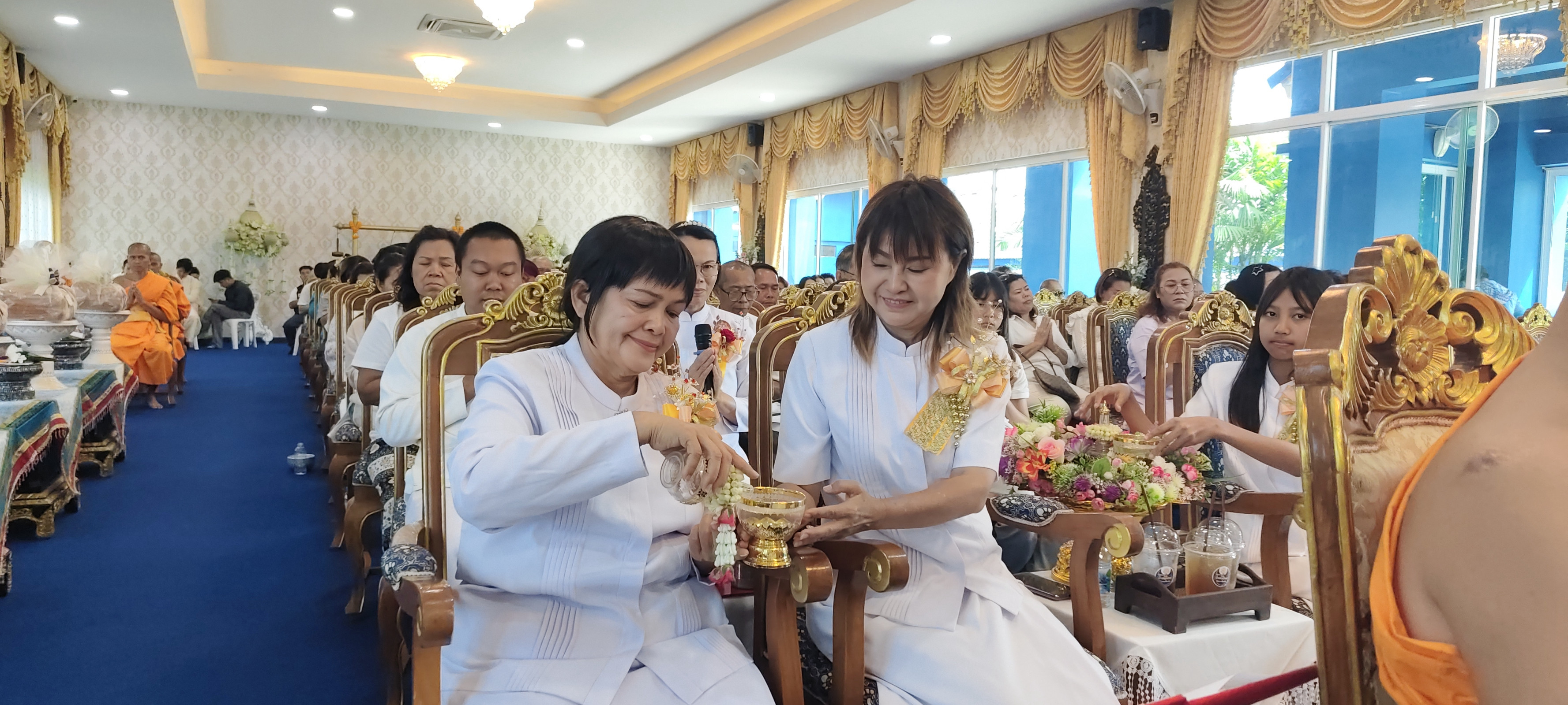 ภาพร่วมพิธีกรรมวัดร่องเสือเต้น