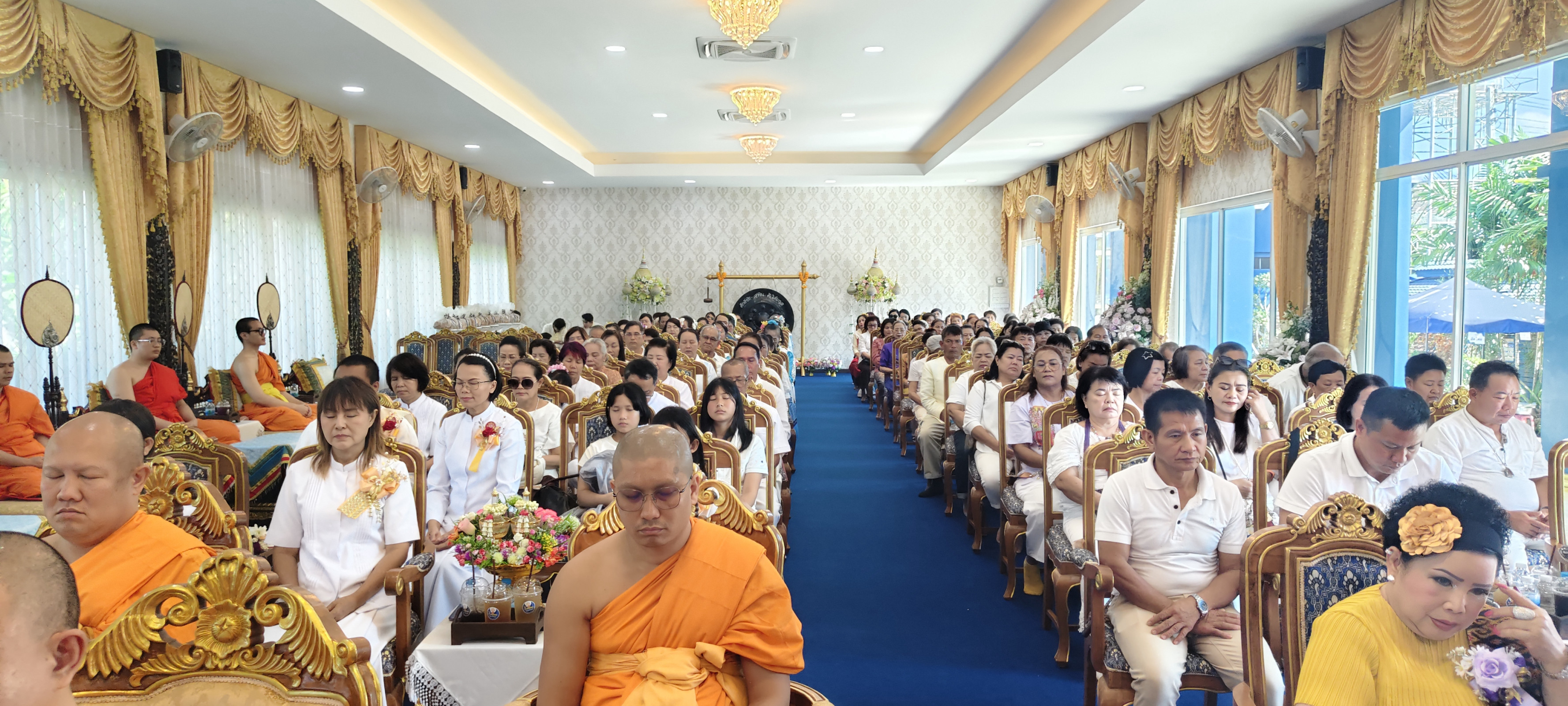 ภาพร่วมพิธีกรรมวัดร่องเสือเต้น